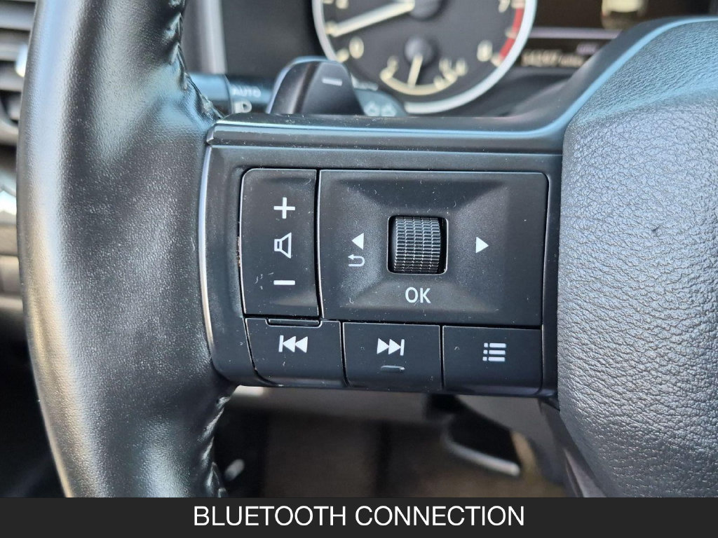 Used 2025 Nissan Rogue SV AWD/4WD image 17