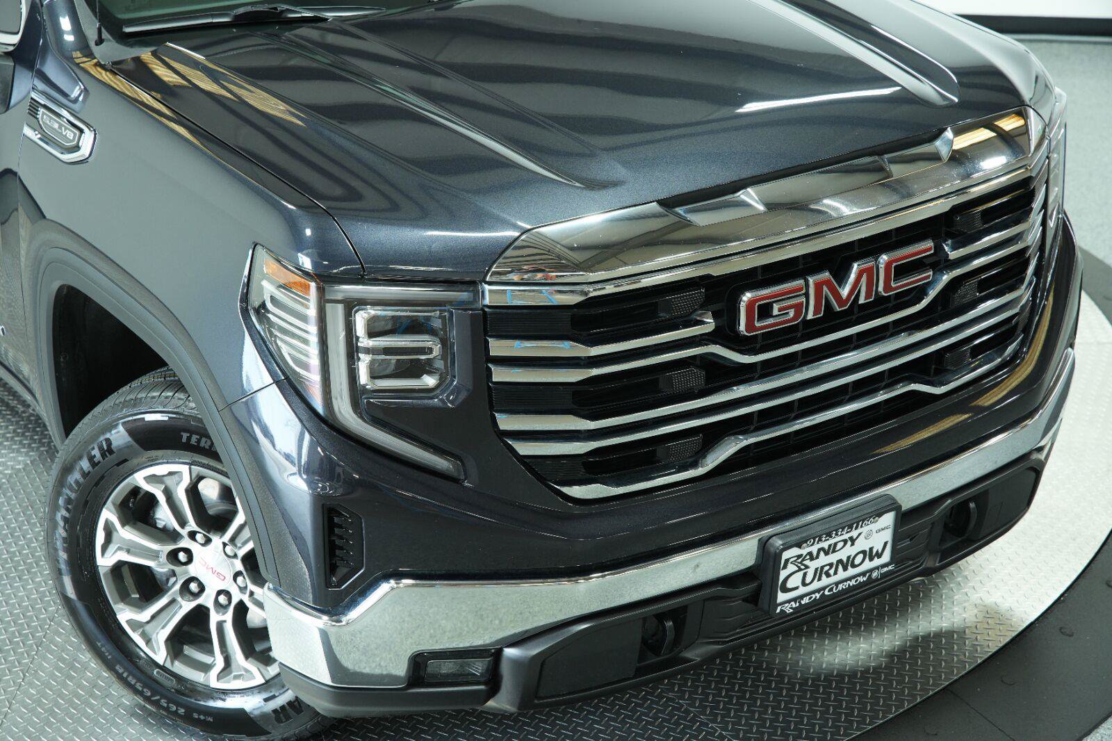 Used 2025 GMC Sierra 1500 SLT AWD/4WD image 53