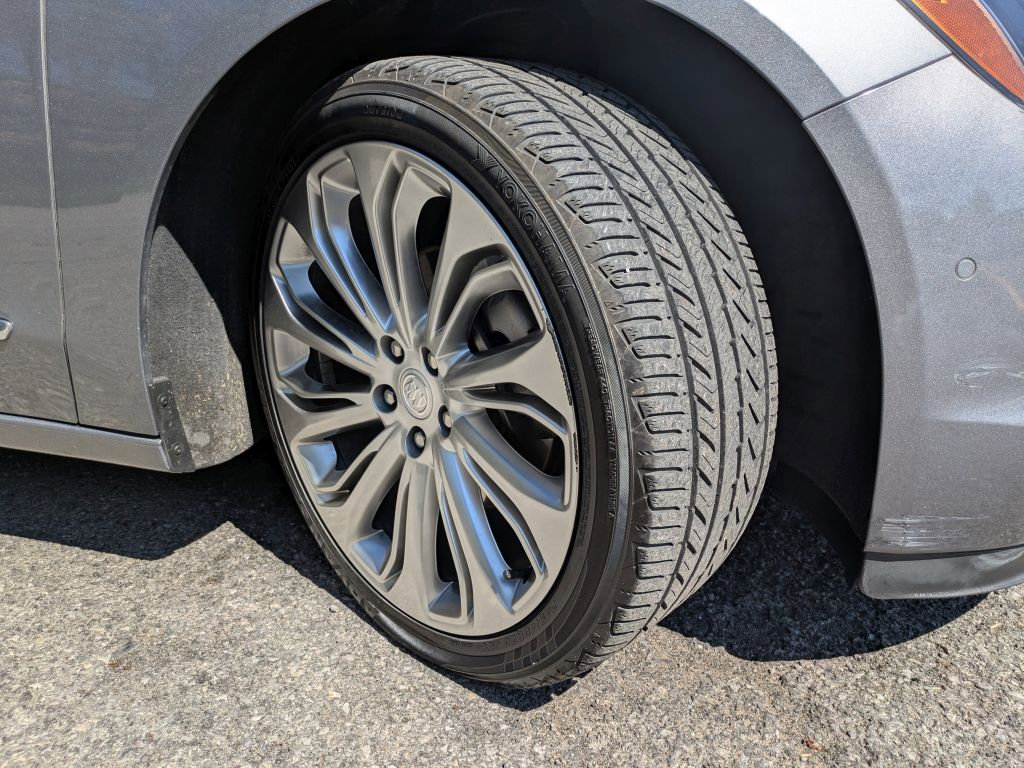 Used 2018 Buick LaCrosse Premium w/ Driver Confidence Package #2 AWD/4WD image 39