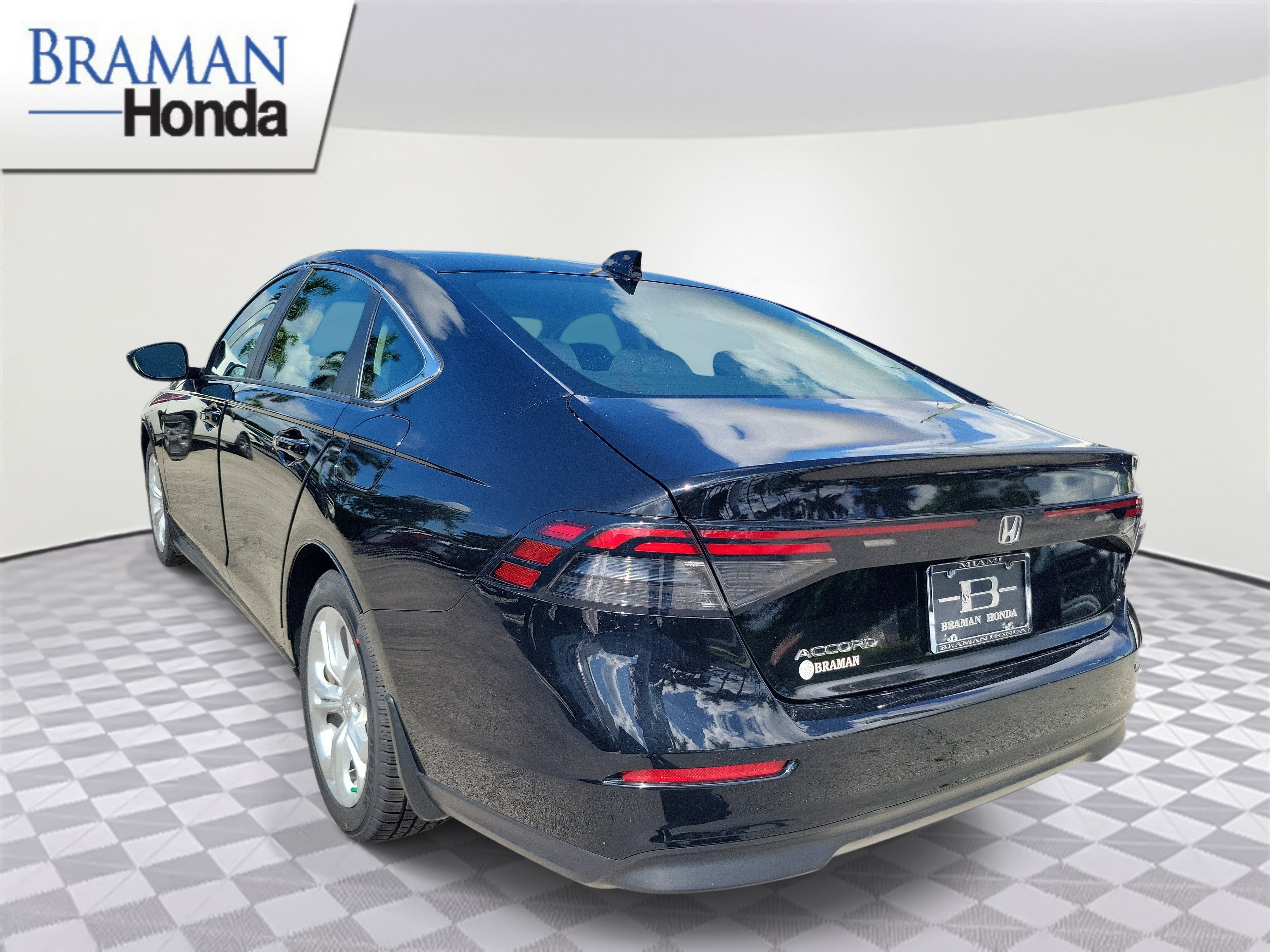 Certified 2024 Honda Accord LX image 4