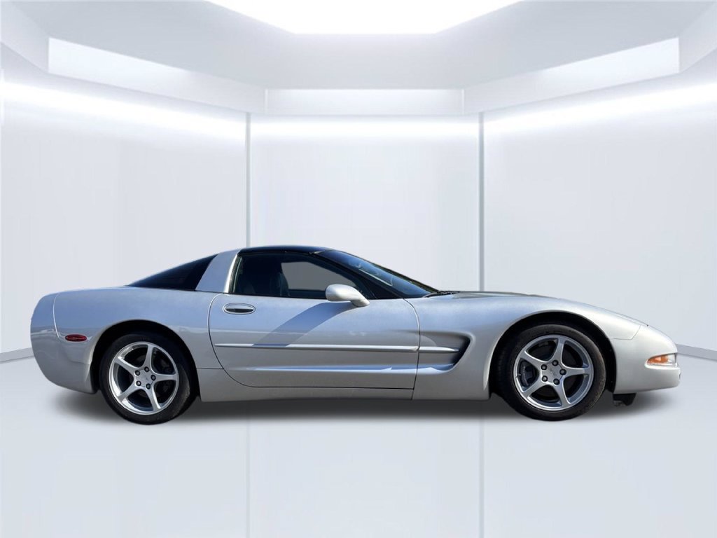 Used 2001 Chevrolet Corvette Coupe w/ Preferred Equipment Group2 RWD image 7