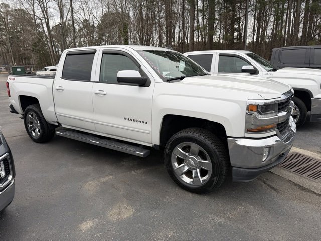 Used 2018 Chevrolet Silverado 1500 LT w/ LT Eassist Package image 4