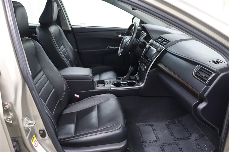Used 2015 Toyota Camry XLE FWD image 22