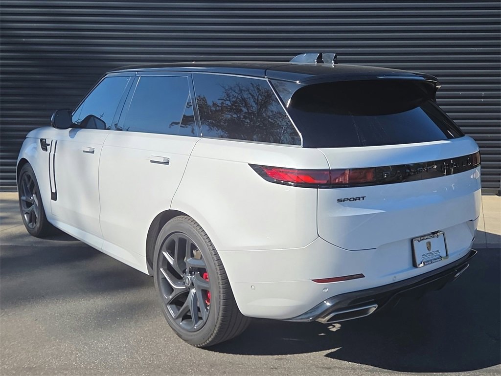 Used 2025 Land Rover Range Rover Sport Dynamic SE image 3