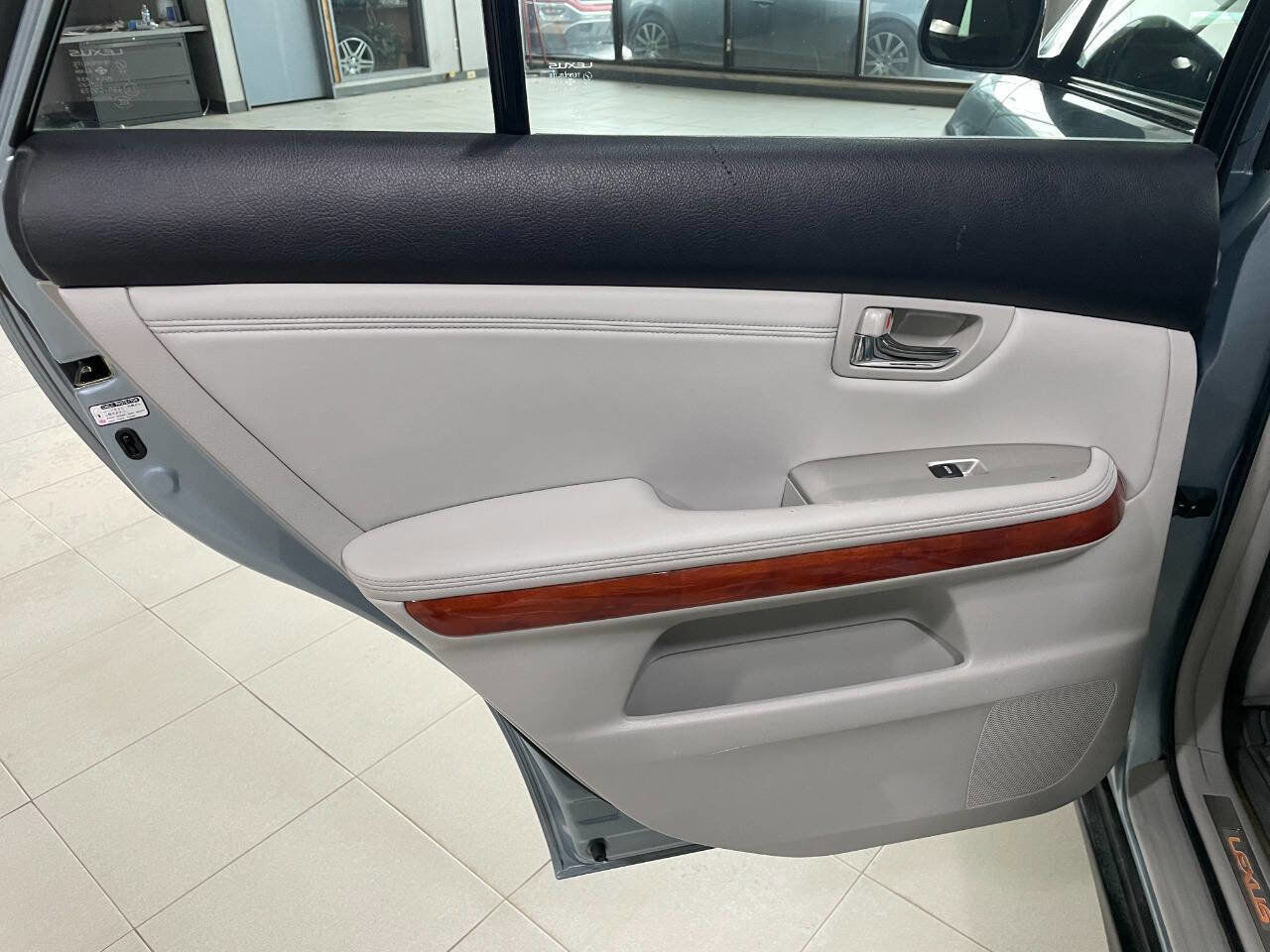 Used 2004 Lexus RX 330 AWD image 17