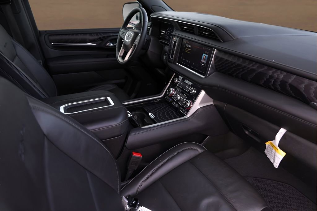 Used 2024 GMC Yukon Denali image 32