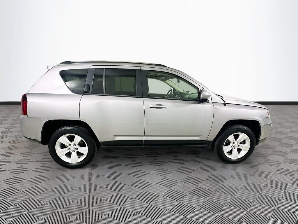 Used 2015 Jeep Compass Limited w/ Sun/Sound Group AWD/4WD image 8
