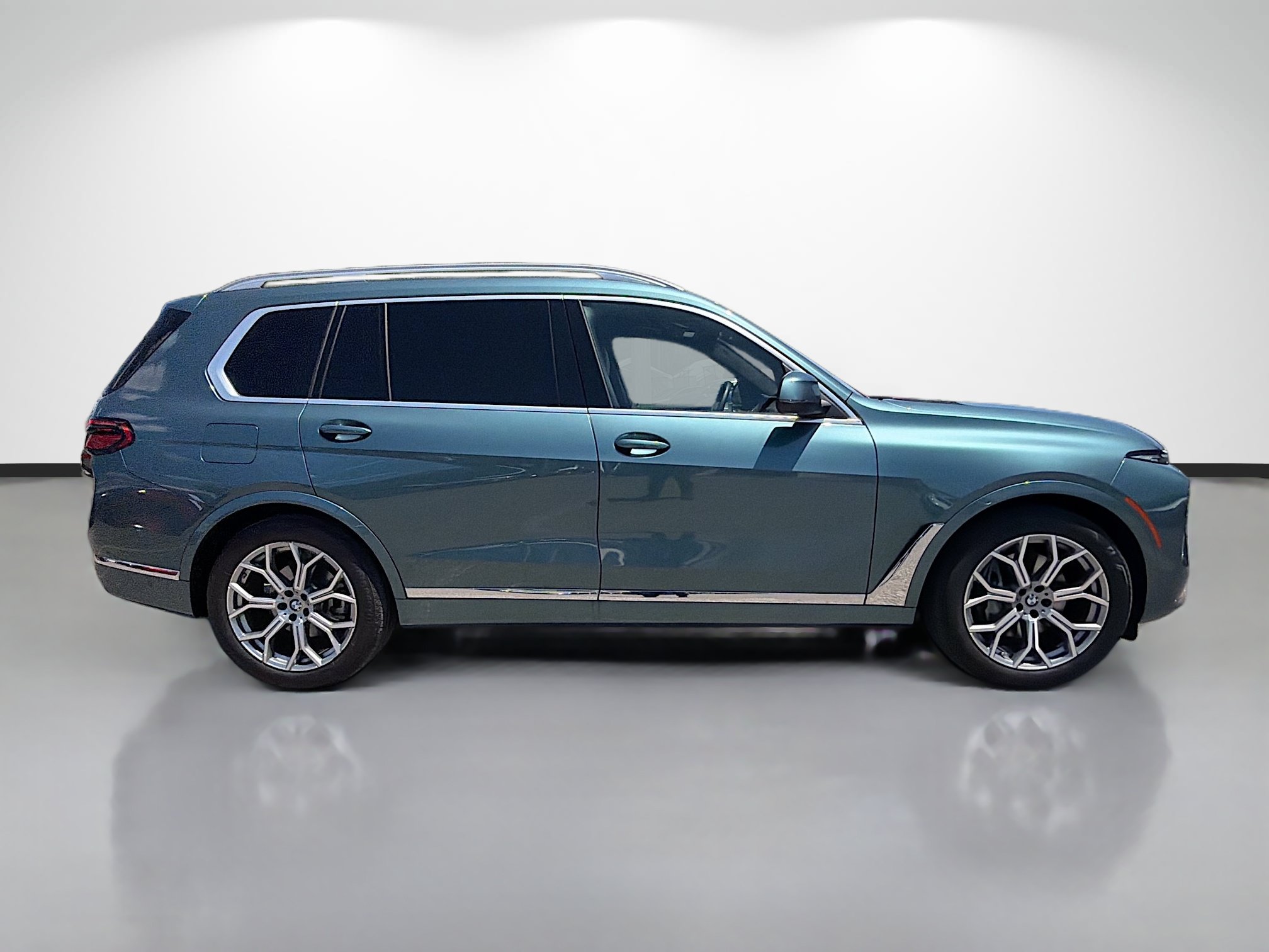Used 2026 BMW X7 xDrive40i AWD/4WD image 2