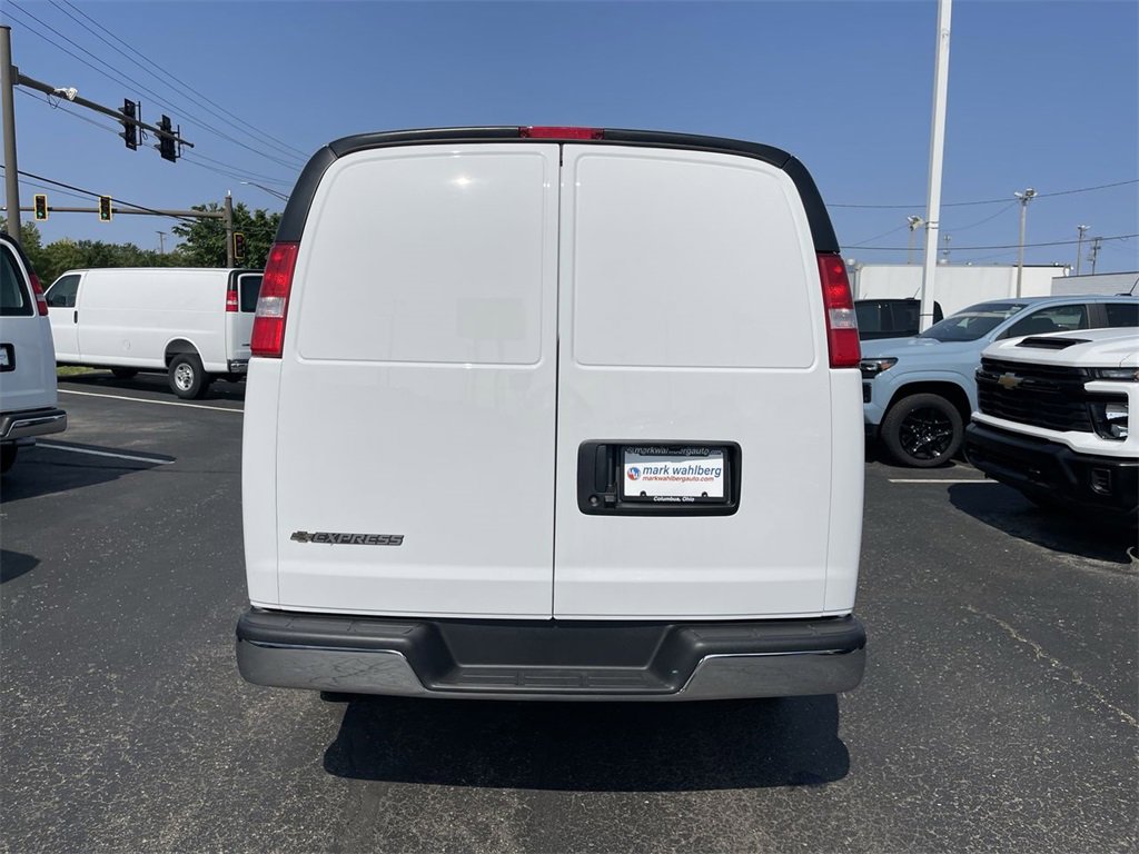 New 2025 Chevrolet Express 3500 Extended w/ Driver Convenience Package image 4