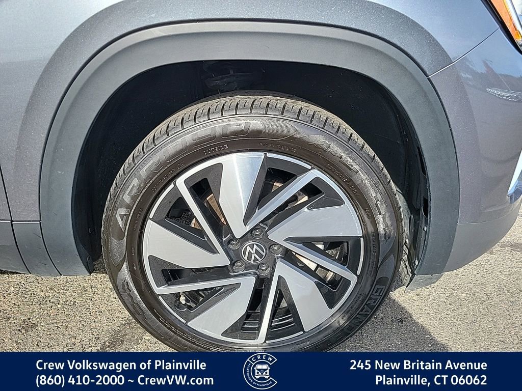 Certified 2024 Volkswagen Atlas SE image 18