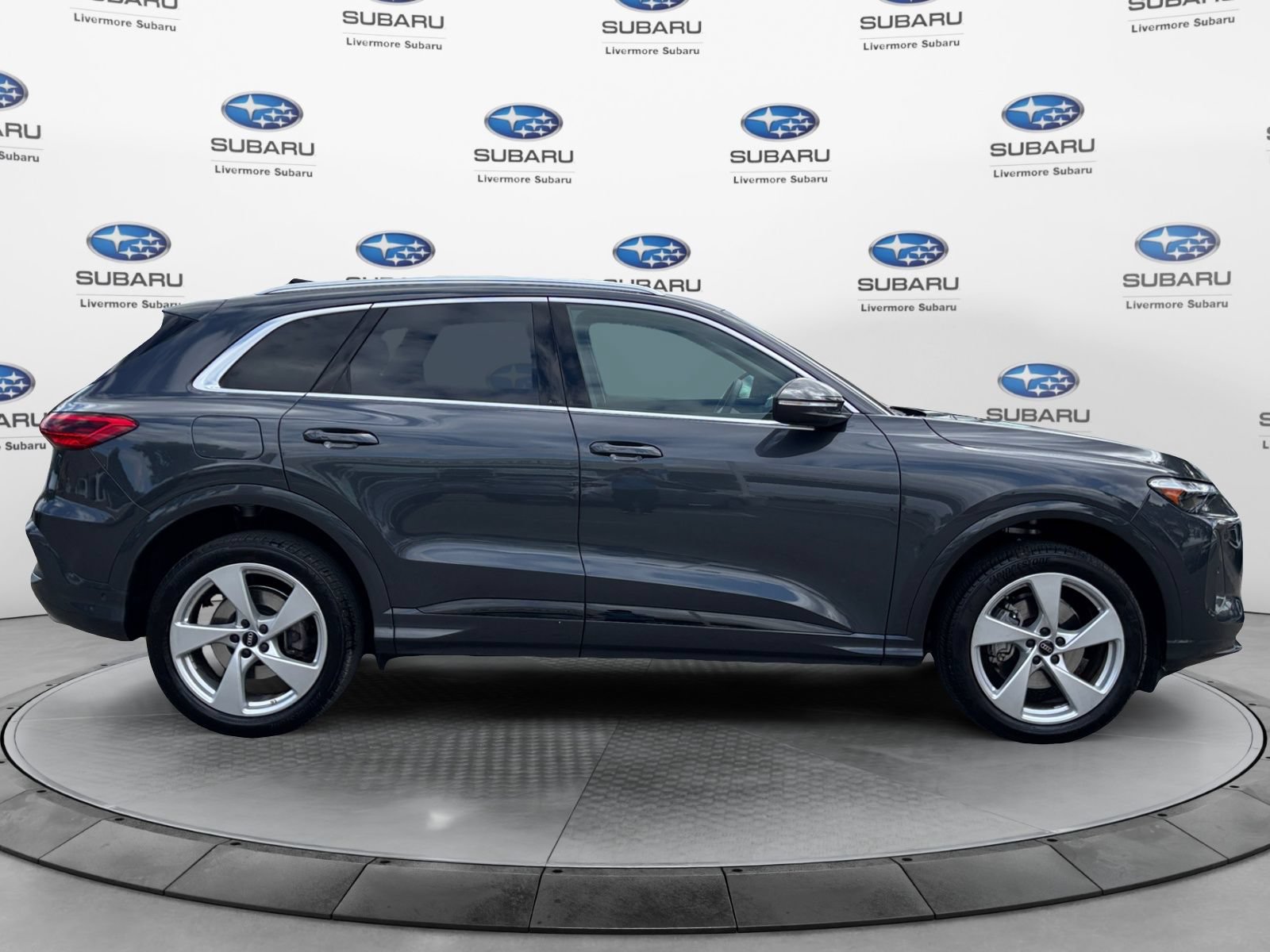 Used 2025 Audi Q5 Premium Plus w/ Premium Plus AWD/4WD image 6