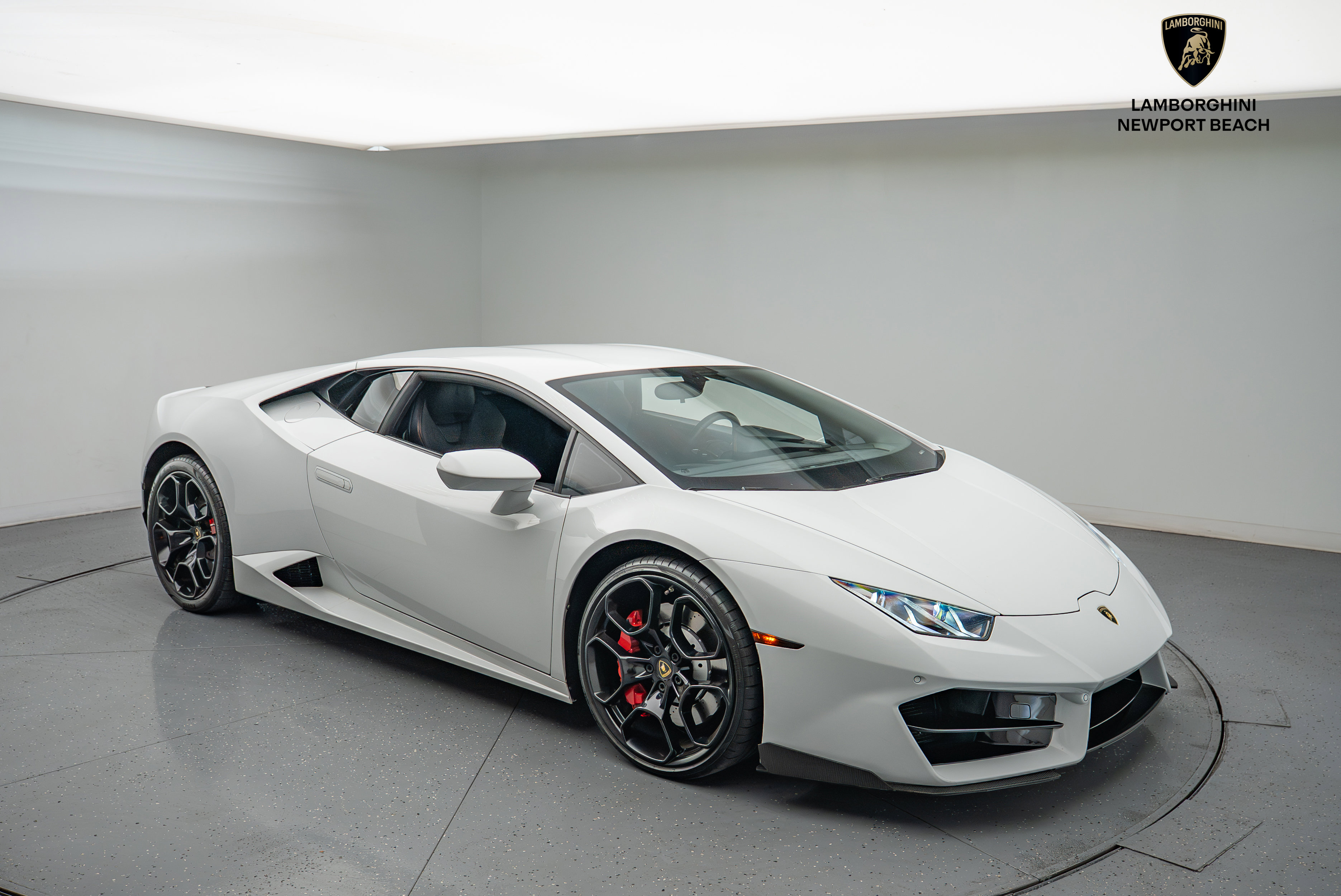 Used 2017 Lamborghini Huracan LP 580-2 image 1
