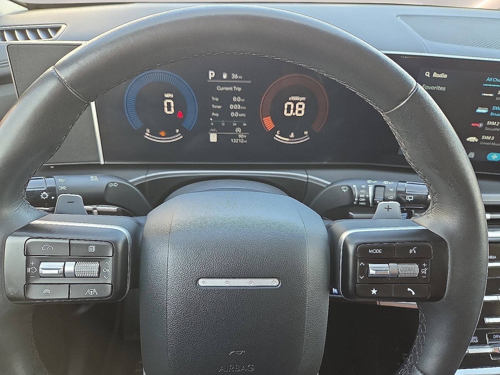 Used 2025 Hyundai Santa Fe SE FWD image 4