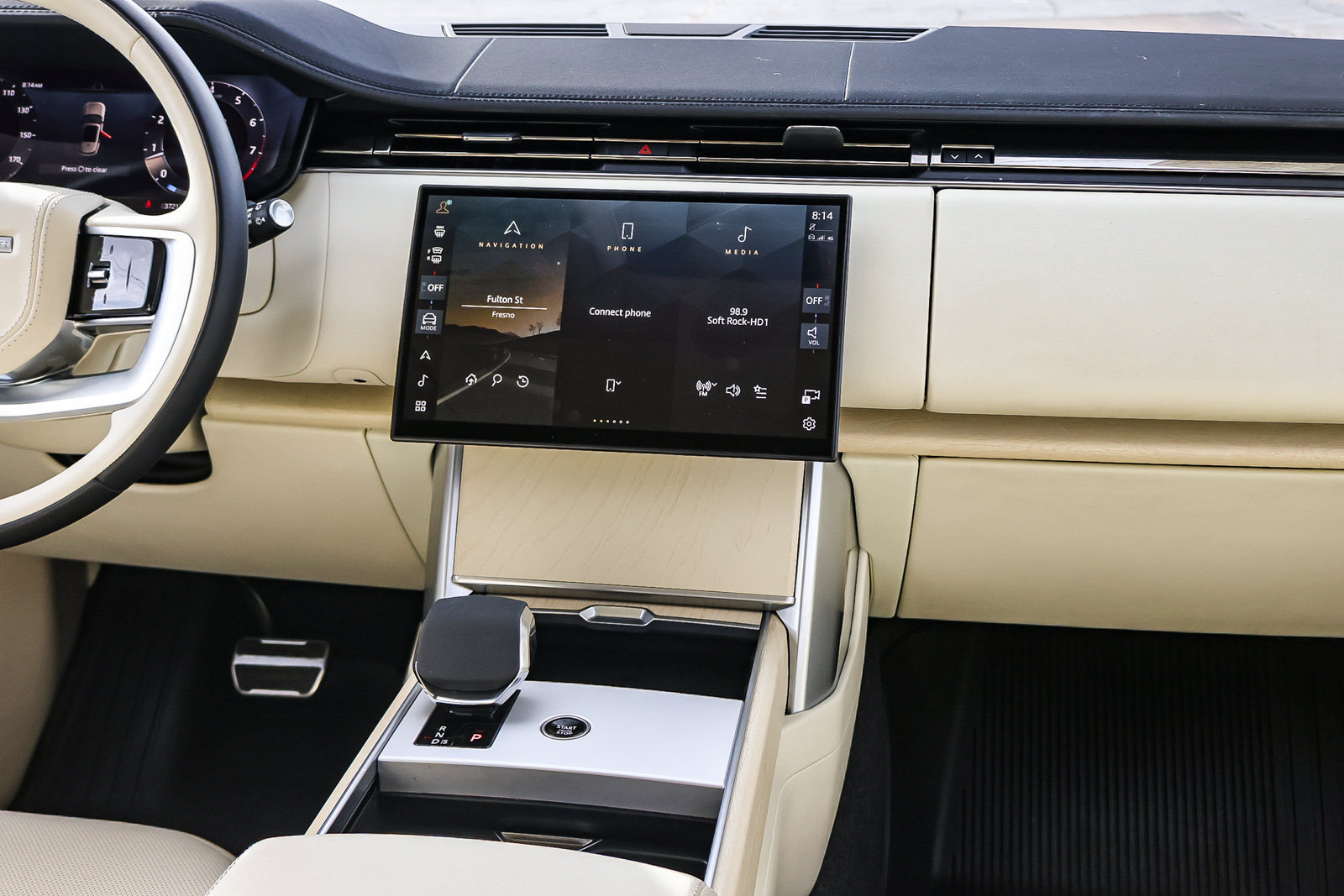 Certified 2024 Land Rover Range Rover SE AWD/4WD image 24