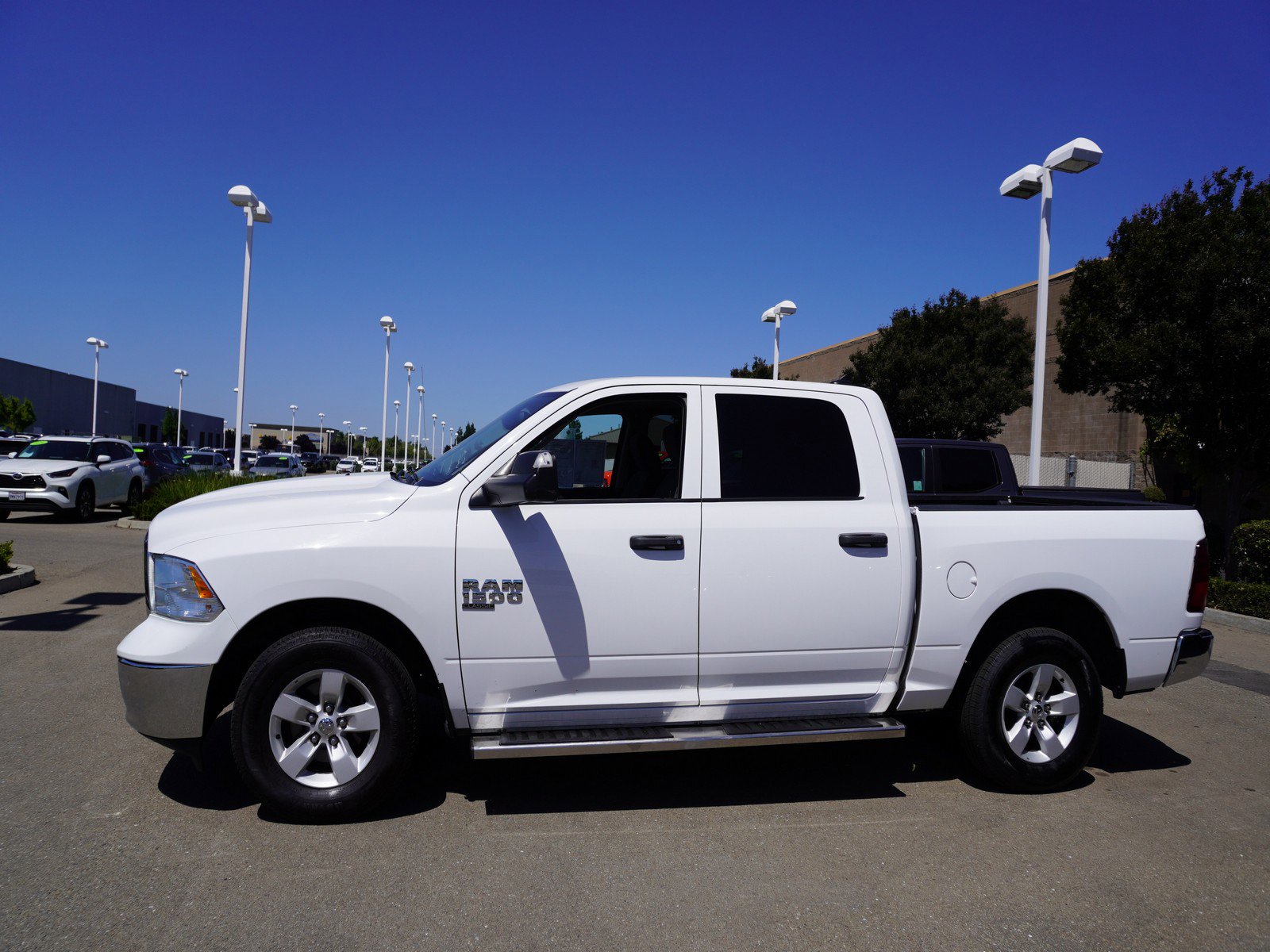 Used 2022 RAM 1500 Classic SLT w/ Trailer & Traction Group RWD image 8