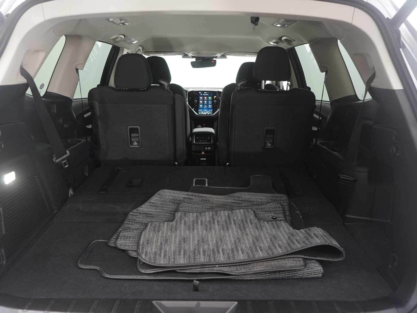 Used 2025 Subaru Ascent Premium image 9