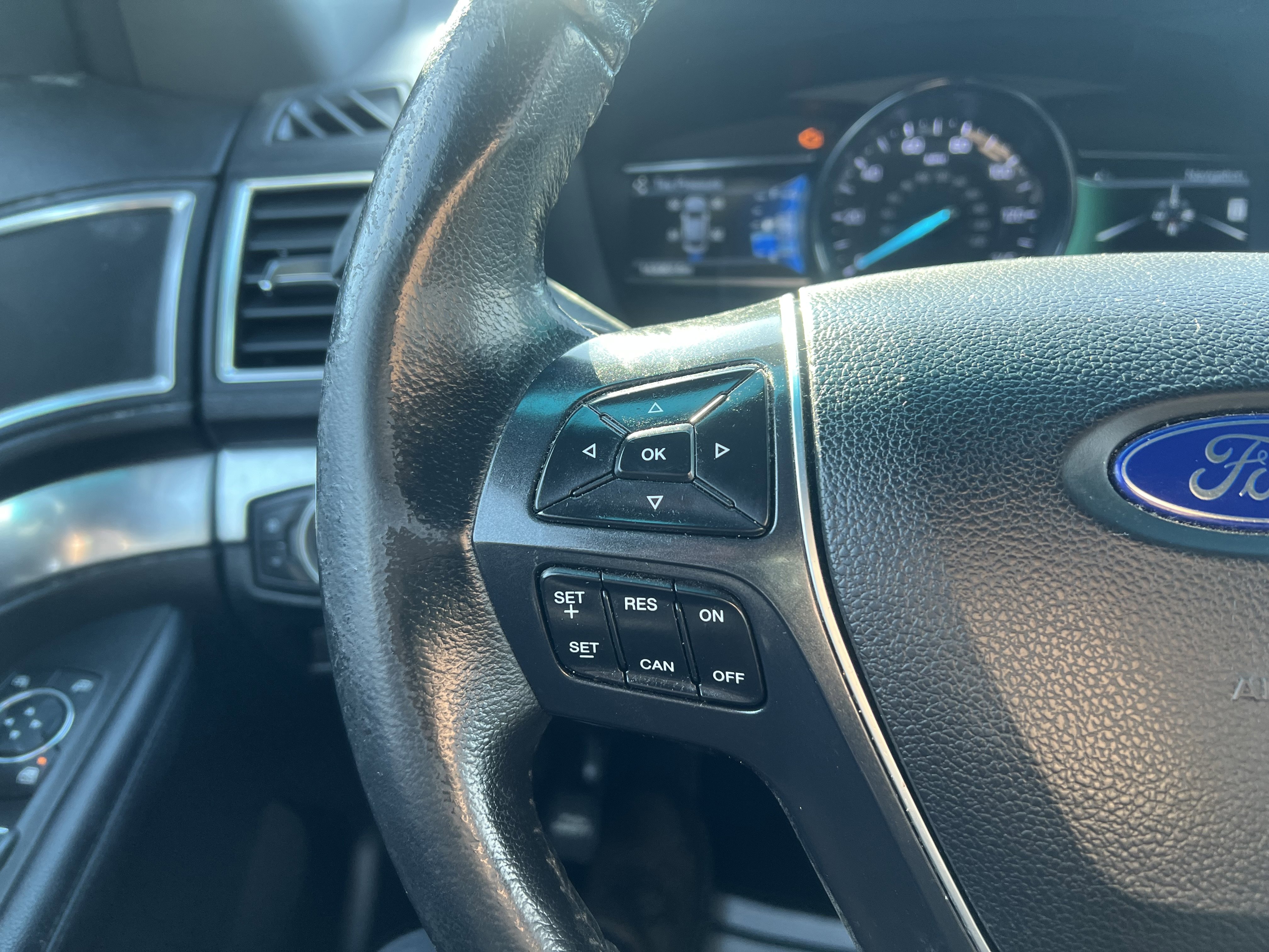 Used 2016 Ford Explorer Limited image 20