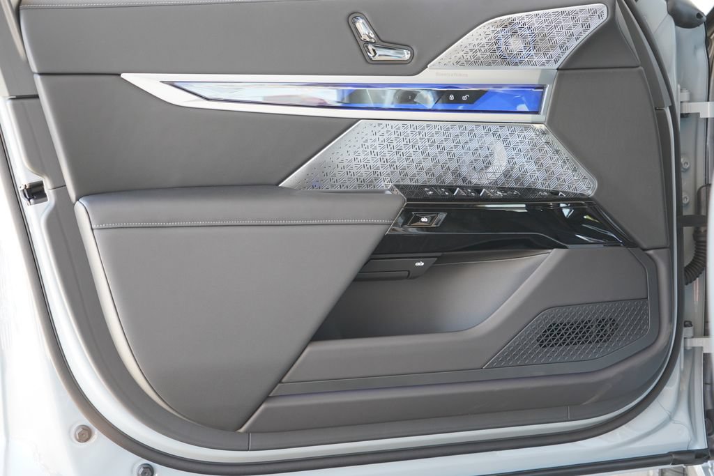 New 2026 BMW 760i xDrive w/ Executive Package AWD/4WD image 9