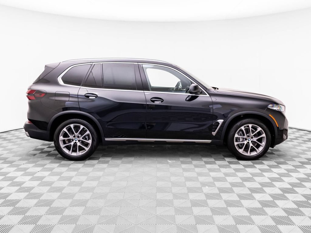 Used 2024 BMW X5 xDrive40i AWD/4WD image 7