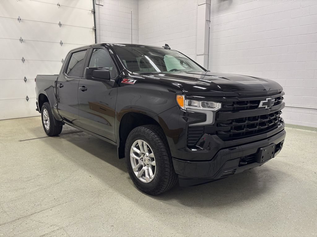 Used 2024 Chevrolet Silverado 1500 RST AWD/4WD image 2