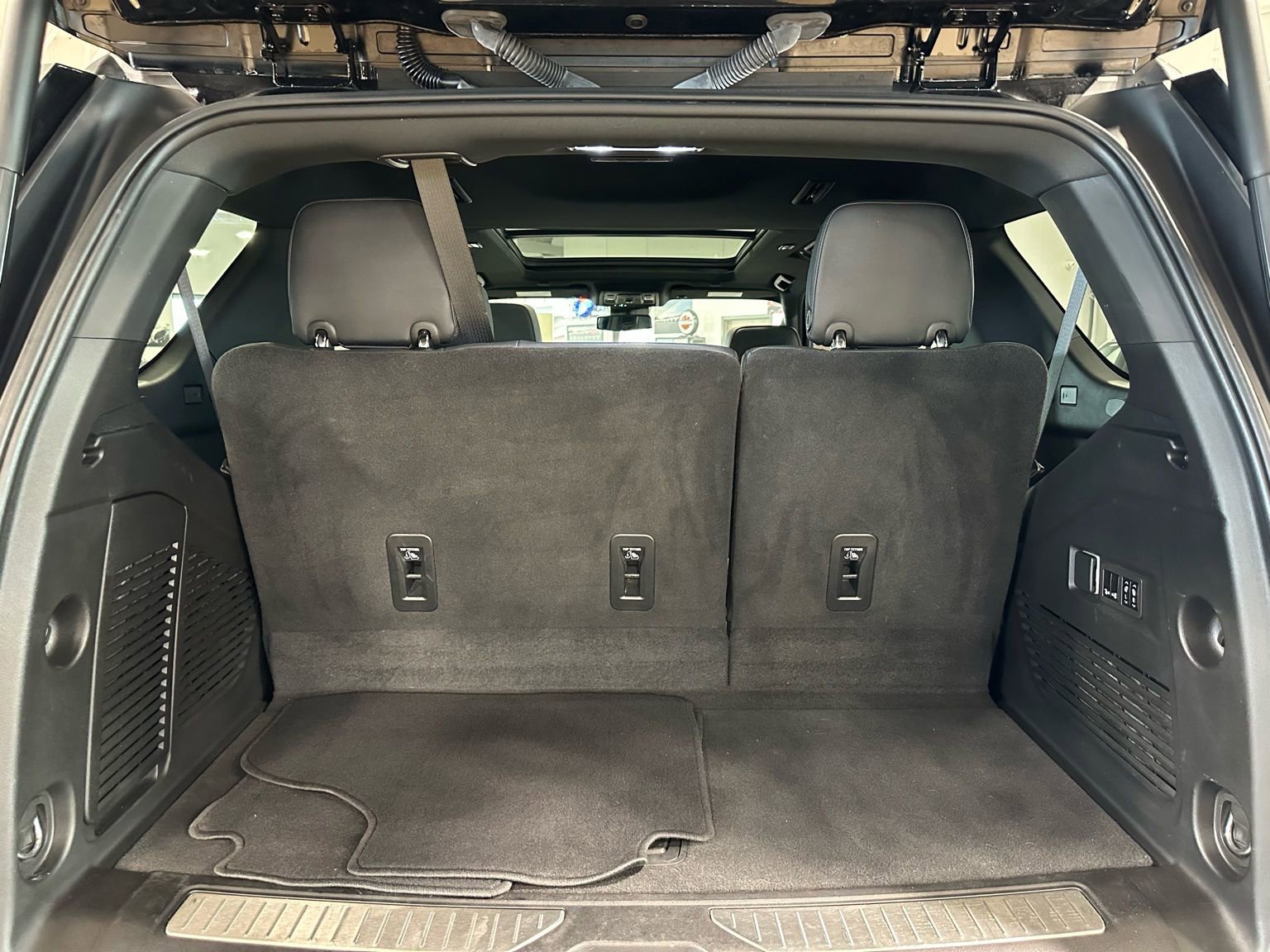 Used 2024 Chevrolet Tahoe RST w/ Sport Performance Package image 44