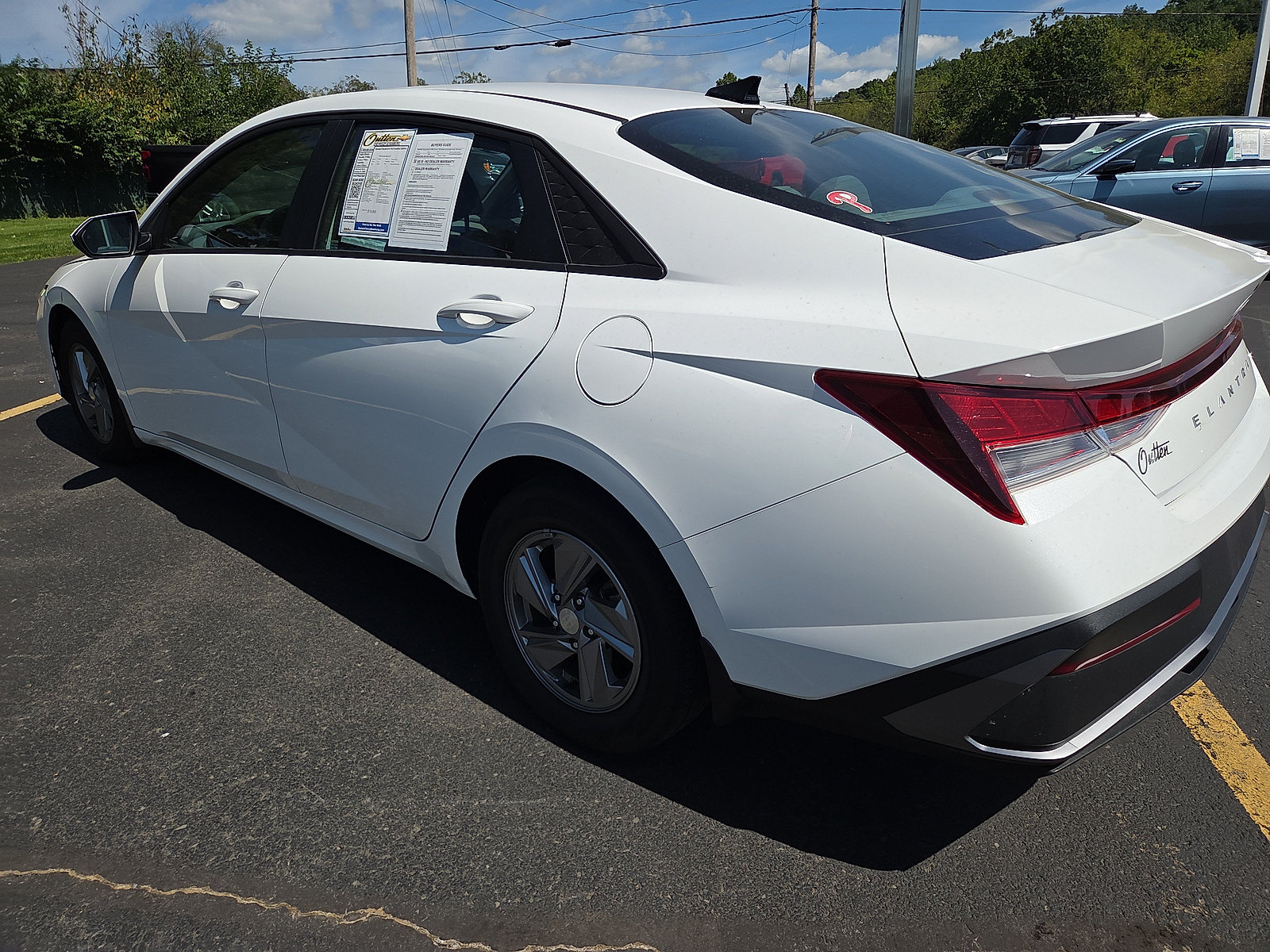 Used 2024 Hyundai Elantra SE FWD image 5