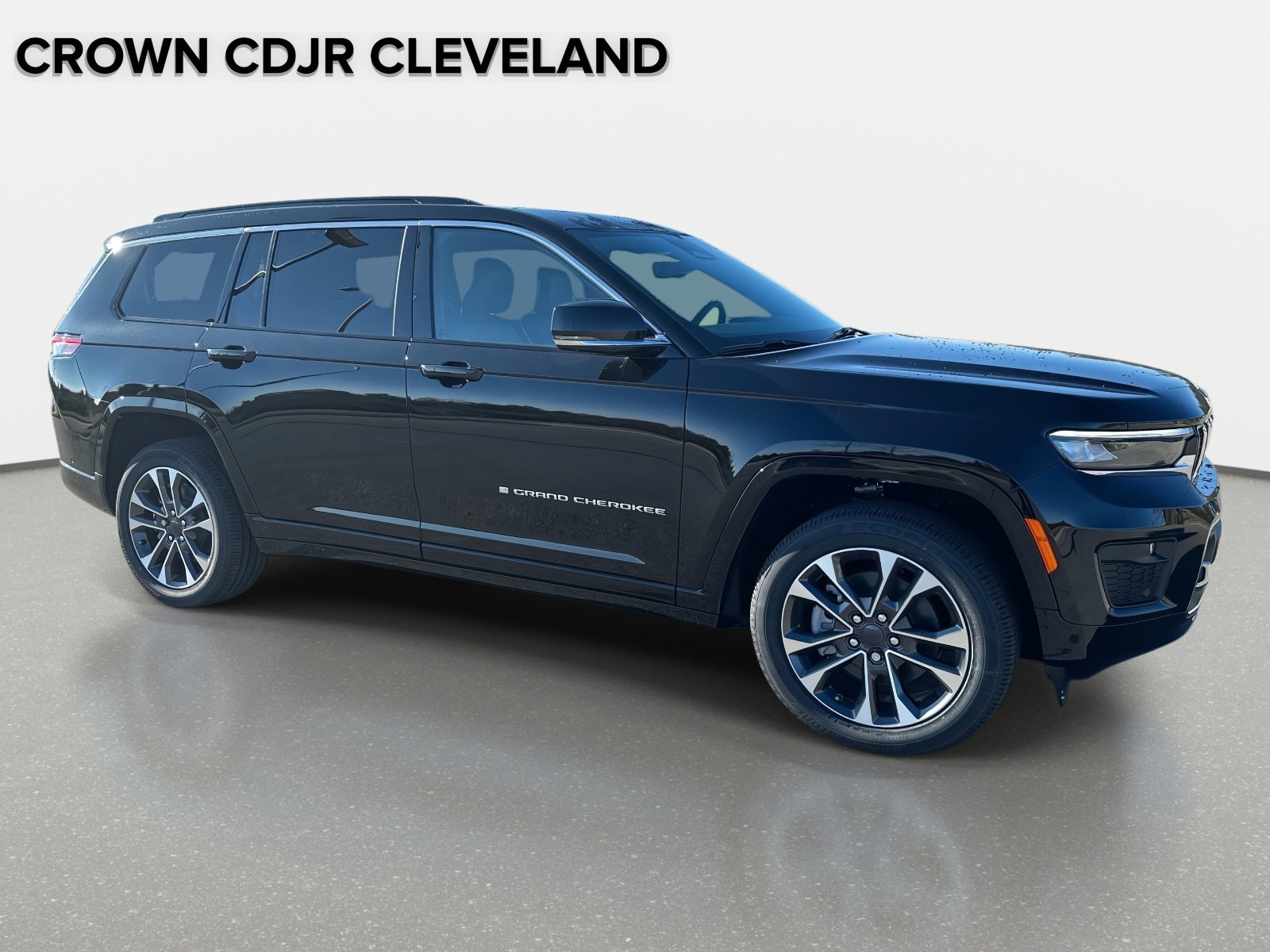 New 2025 Jeep Grand Cherokee L Overland w/ Advanced Protech Group III AWD/4WD image 2