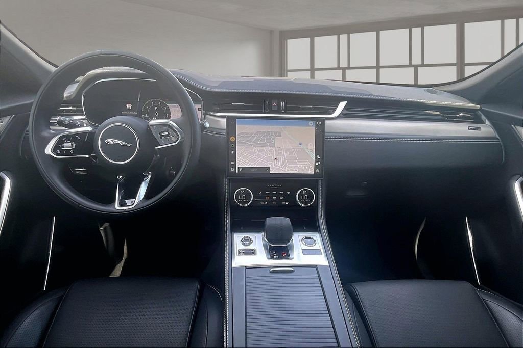 Used 2026 Jaguar F-PACE R-Dynamic S image 15
