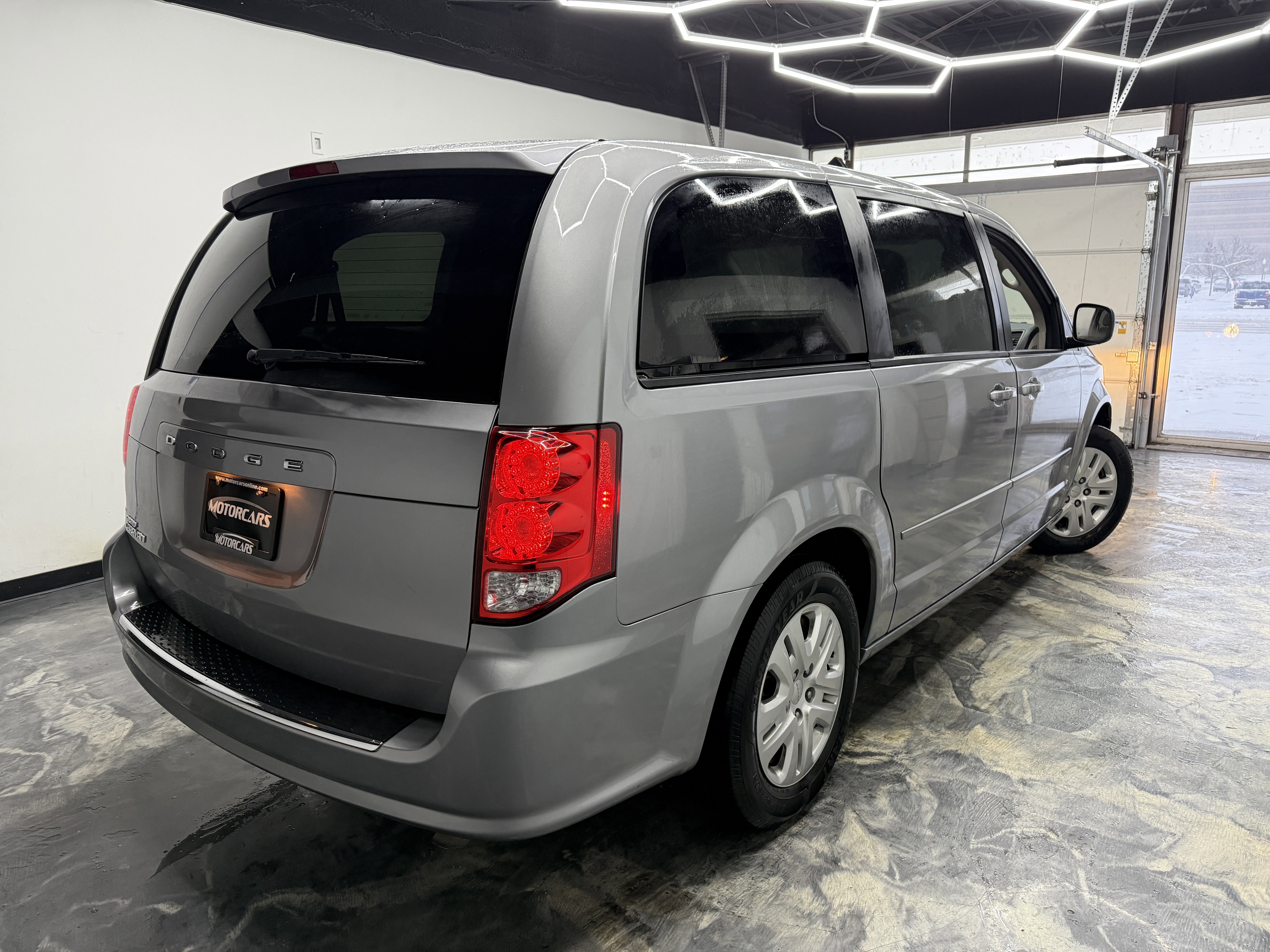 Used 2017 Dodge Grand Caravan SE w/ Power Window Group image 5