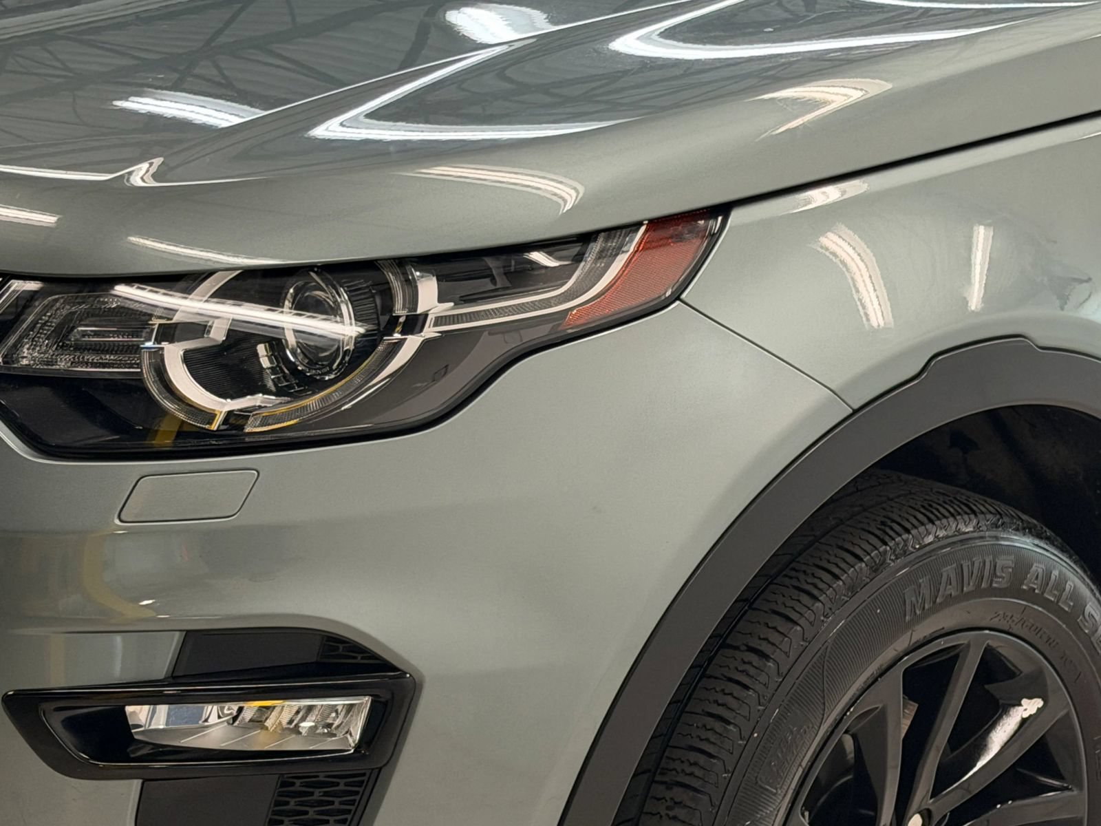 Used 2018 Land Rover Discovery Sport HSE AWD/4WD image 4