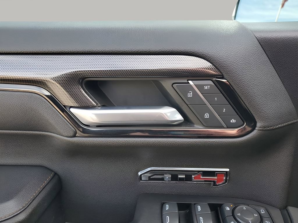 Used 2023 GMC Sierra 1500 AT4 w/ Technology Package image 27