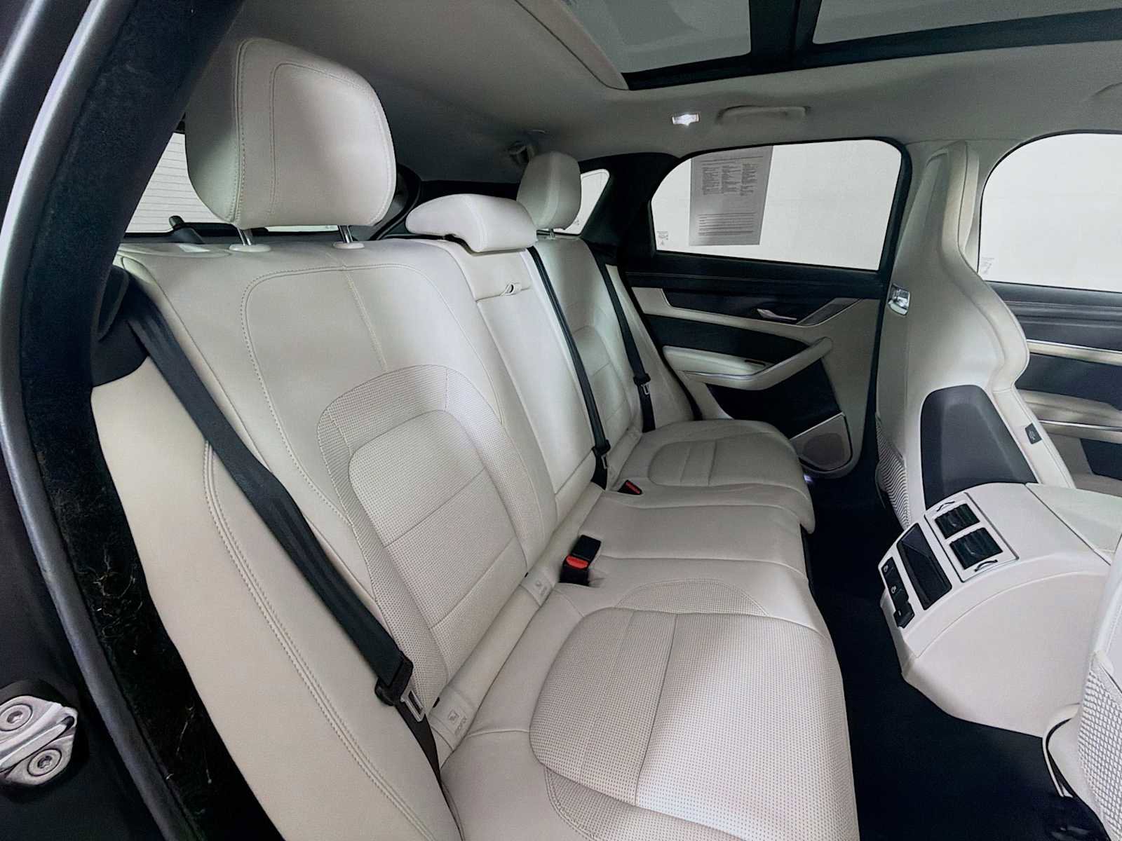 Used 2021 Jaguar F-PACE R-Dynamic S AWD/4WD image 28