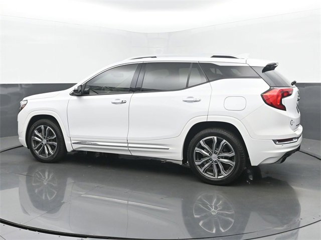 Used 2019 GMC Terrain Denali w/ Advanced Safety Package image 3