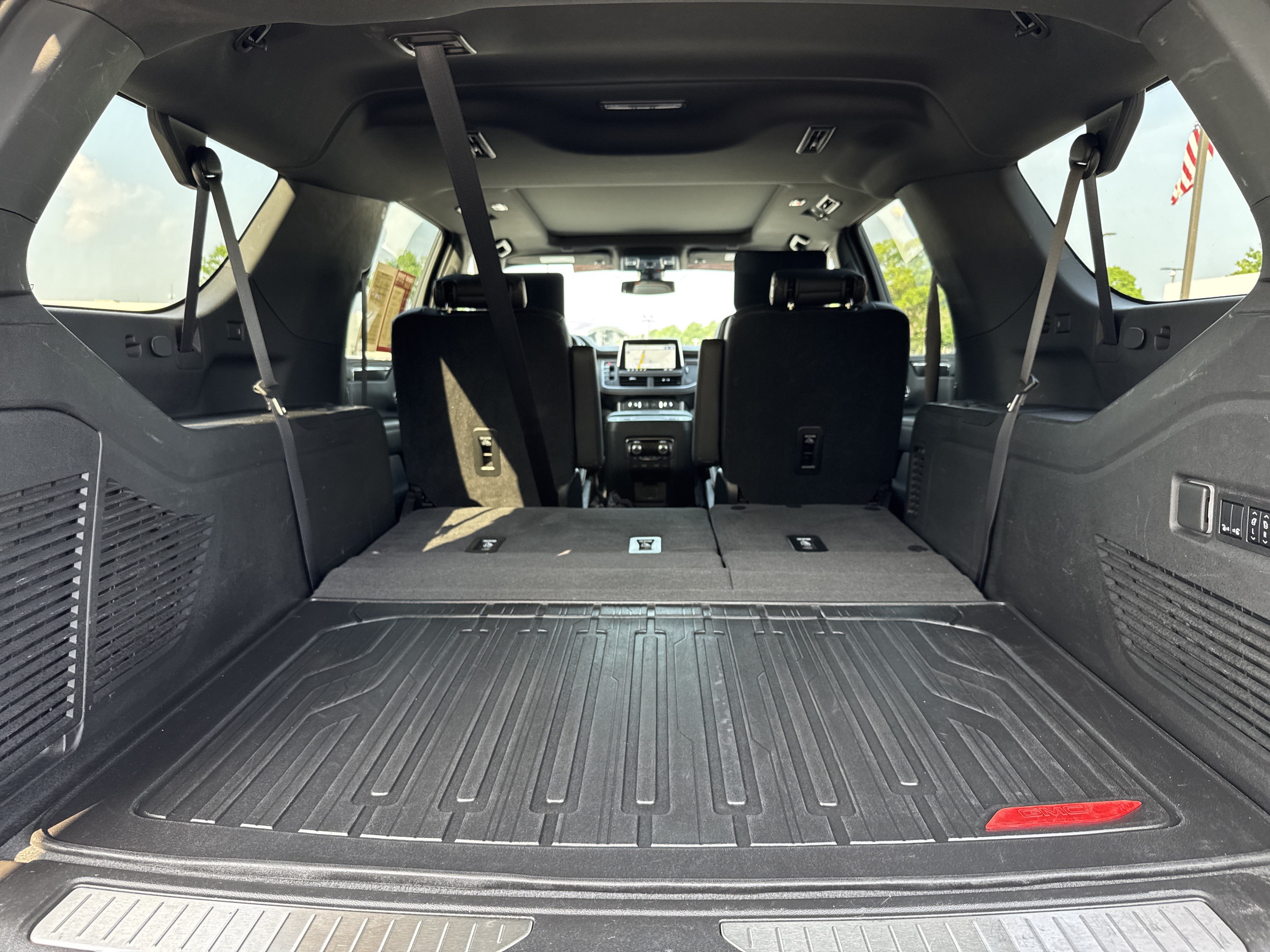 Used 2021 GMC Yukon XL AT4 w/ Rear Media and Nav Package AWD/4WD image 39