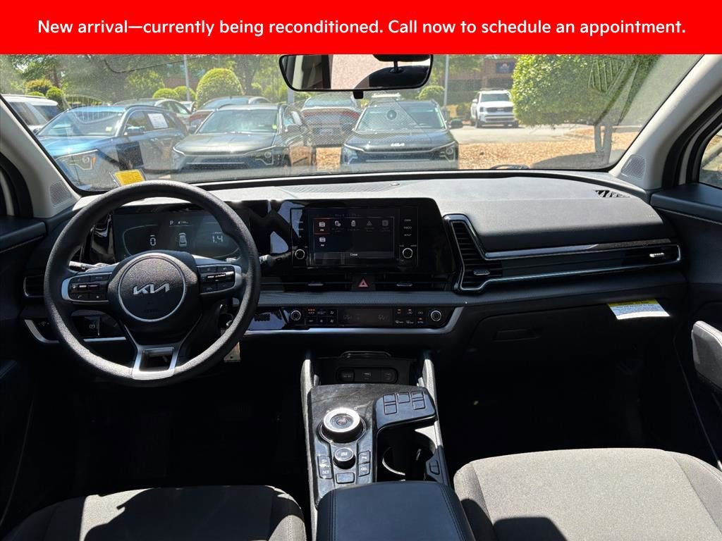 Certified 2025 Kia Sportage LX FWD image 8