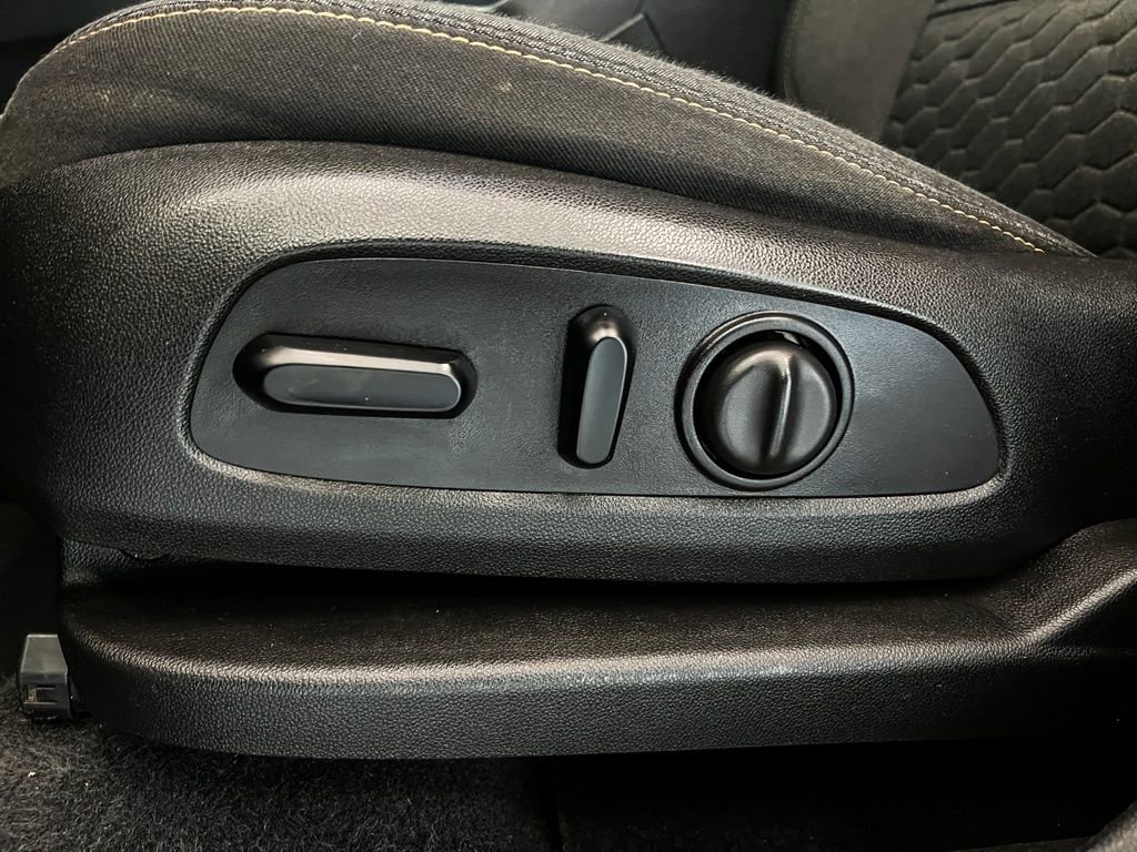 Used 2019 Chevrolet Equinox LT image 12