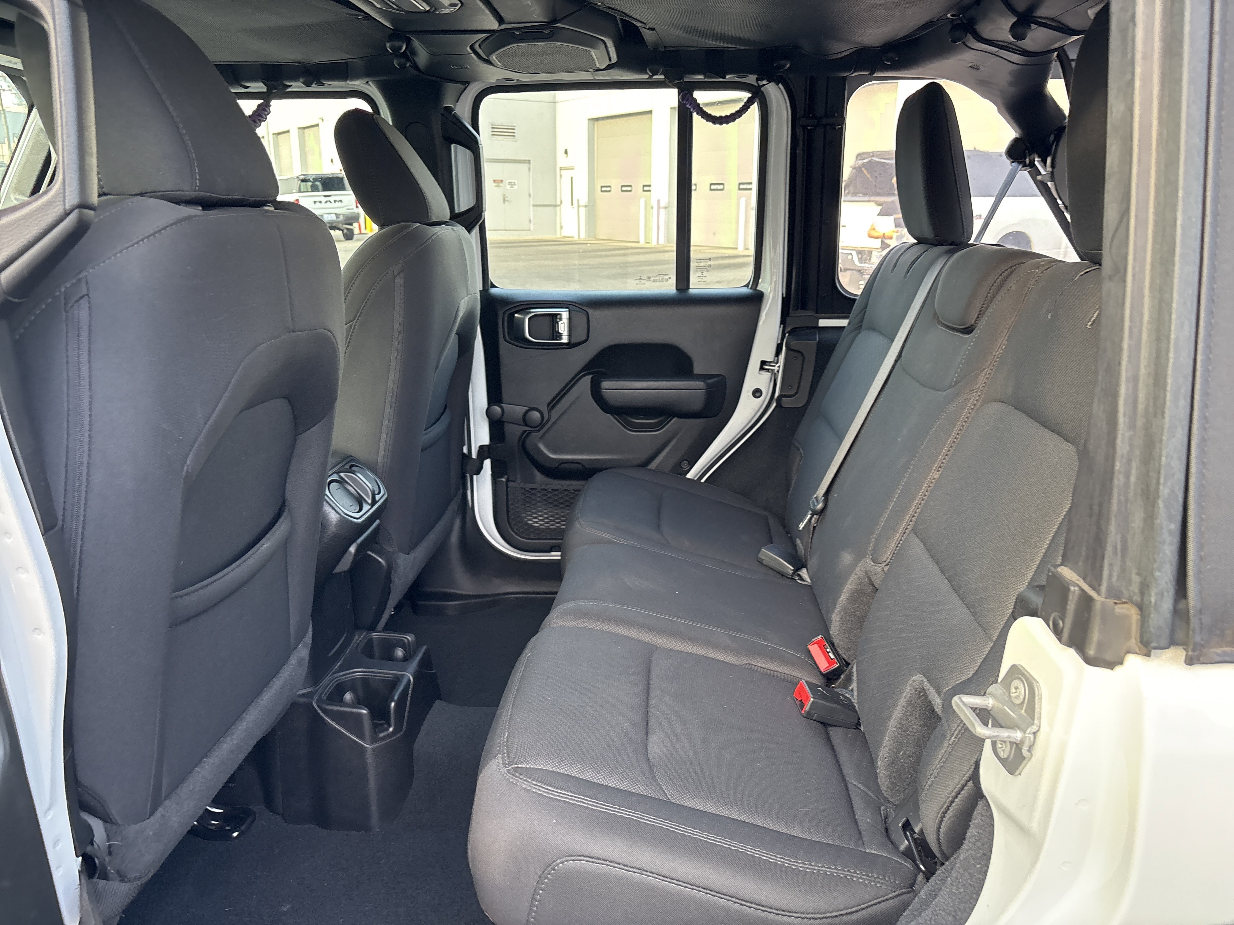 Used 2022 Jeep Wrangler Unlimited Sport AWD/4WD image 32