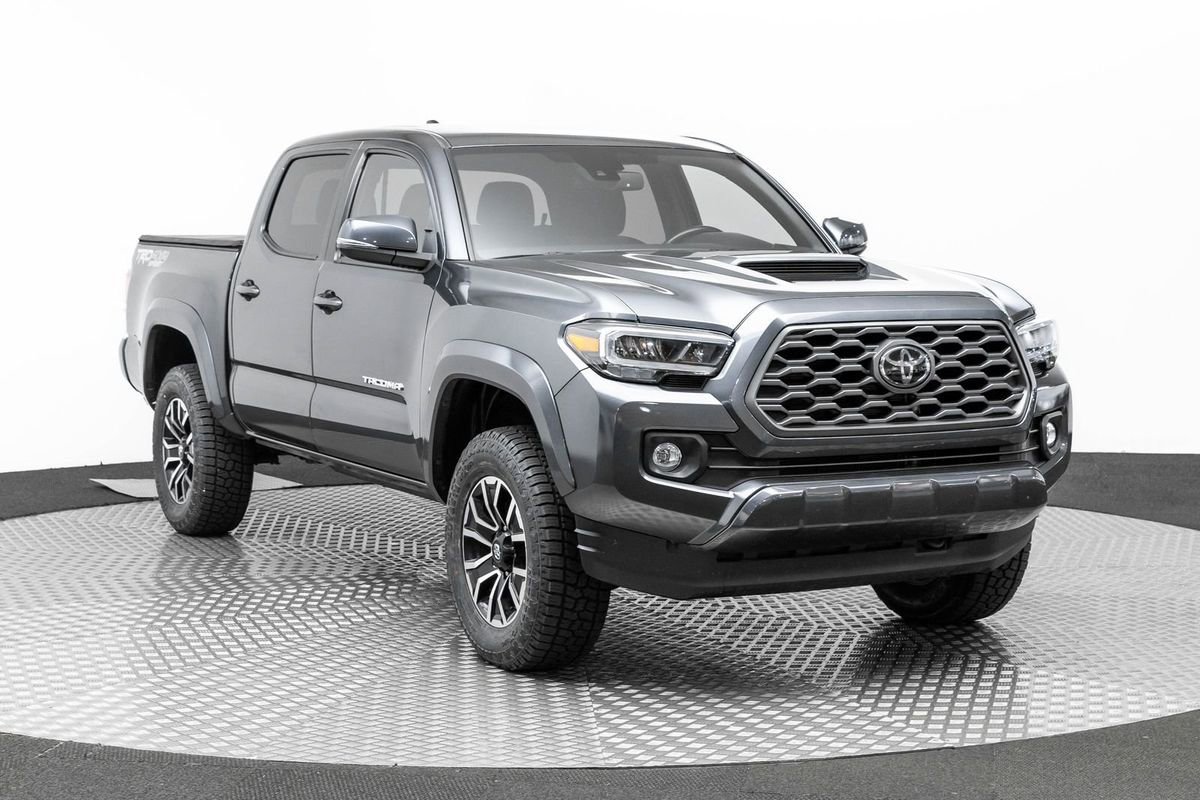 Used 2021 Toyota Tacoma TRD Sport w/ Technology Package image 4