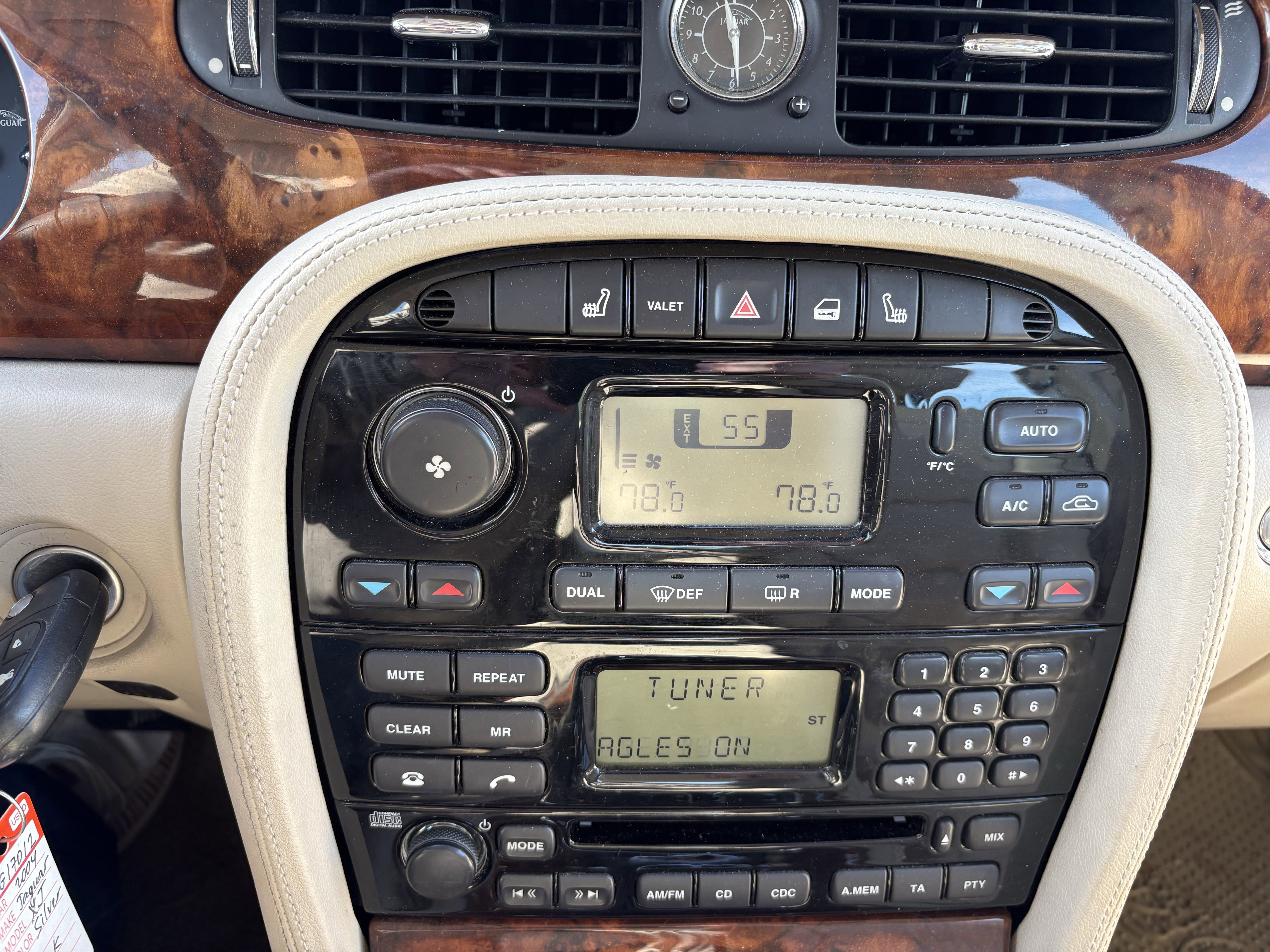 Used 2004 Jaguar XJ8 XJ8 image 17