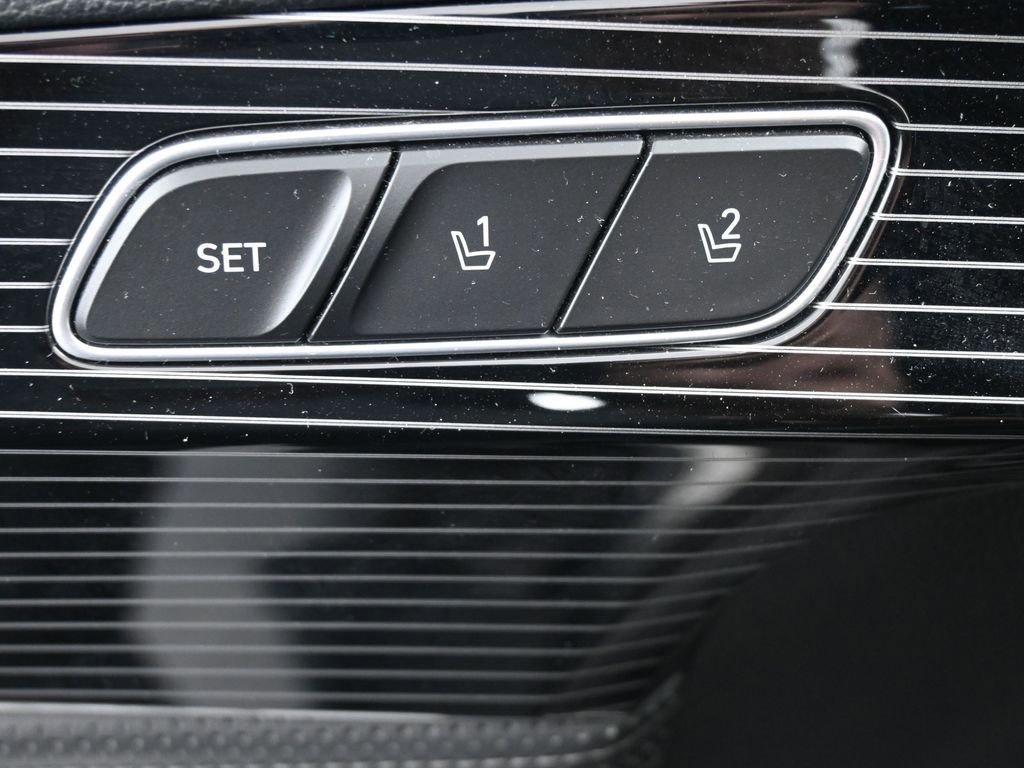 Used 2024 Hyundai Palisade Calligraphy image 21