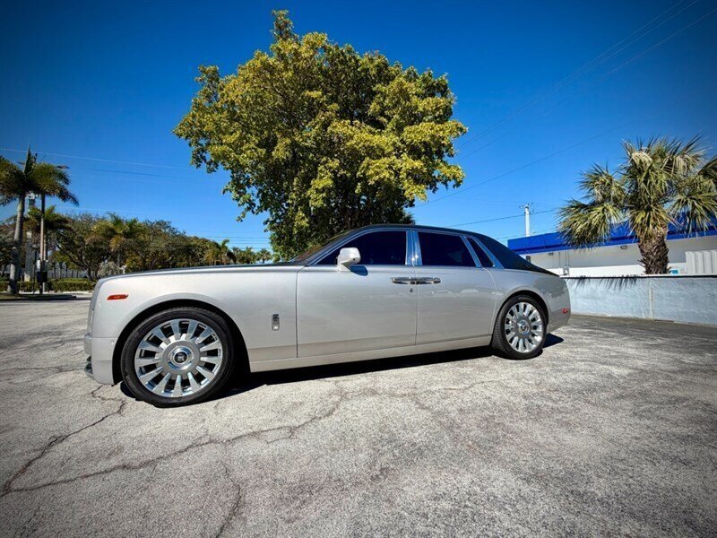Used 2018 Rolls-Royce Phantom Sedan RWD image 4