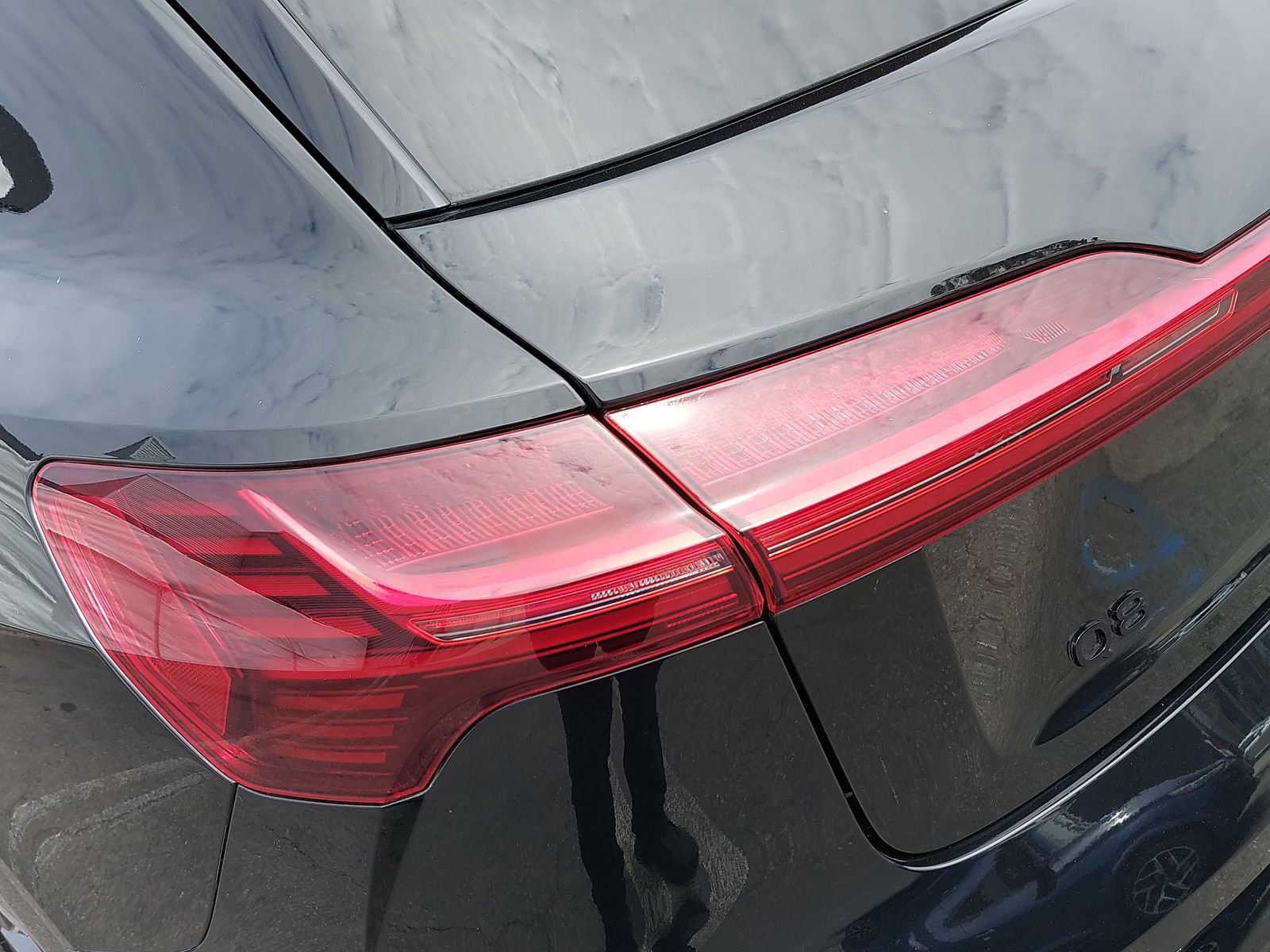 Used 2024 Audi Q8 e-tron Premium Plus w/ Premium Plus Package AWD/4WD image 38