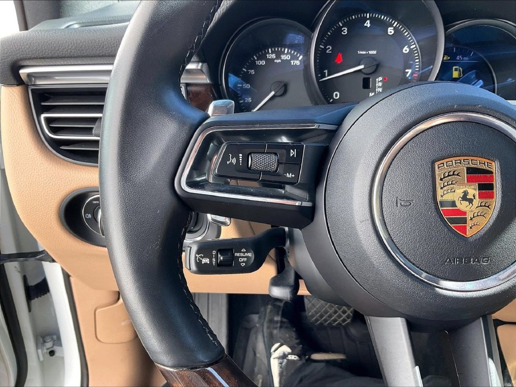 Certified 2023 Porsche Macan AWD/4WD image 23