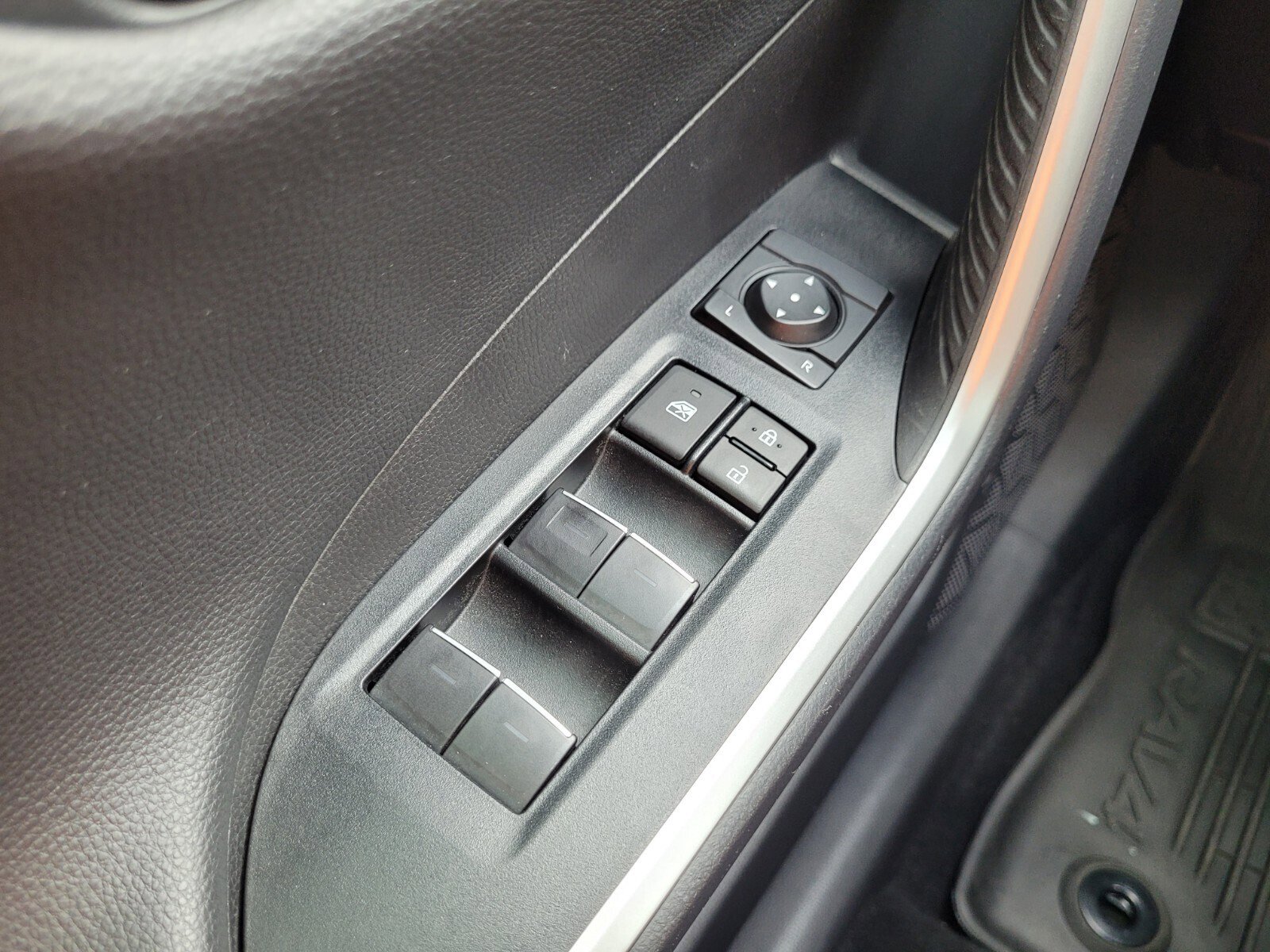 Used 2024 Toyota RAV4 Limited image 24