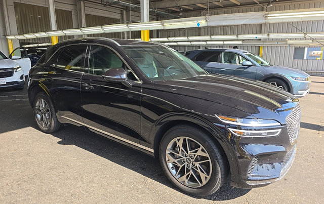 Used 2025 Genesis GV70 2.5T w/ Advanced Package AWD/4WD image 2