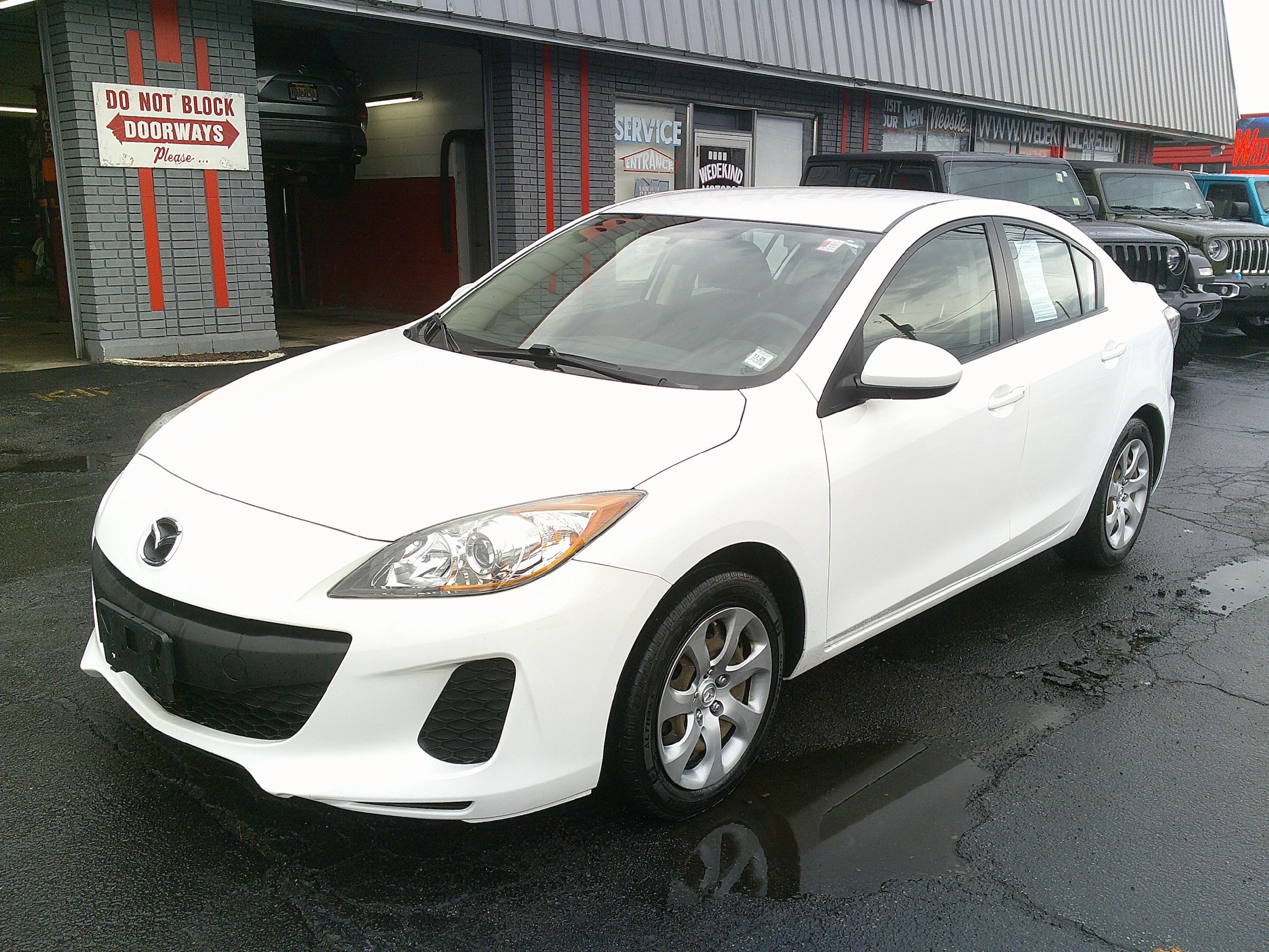 Used 2012 MAZDA MAZDA3 i Sport image 10