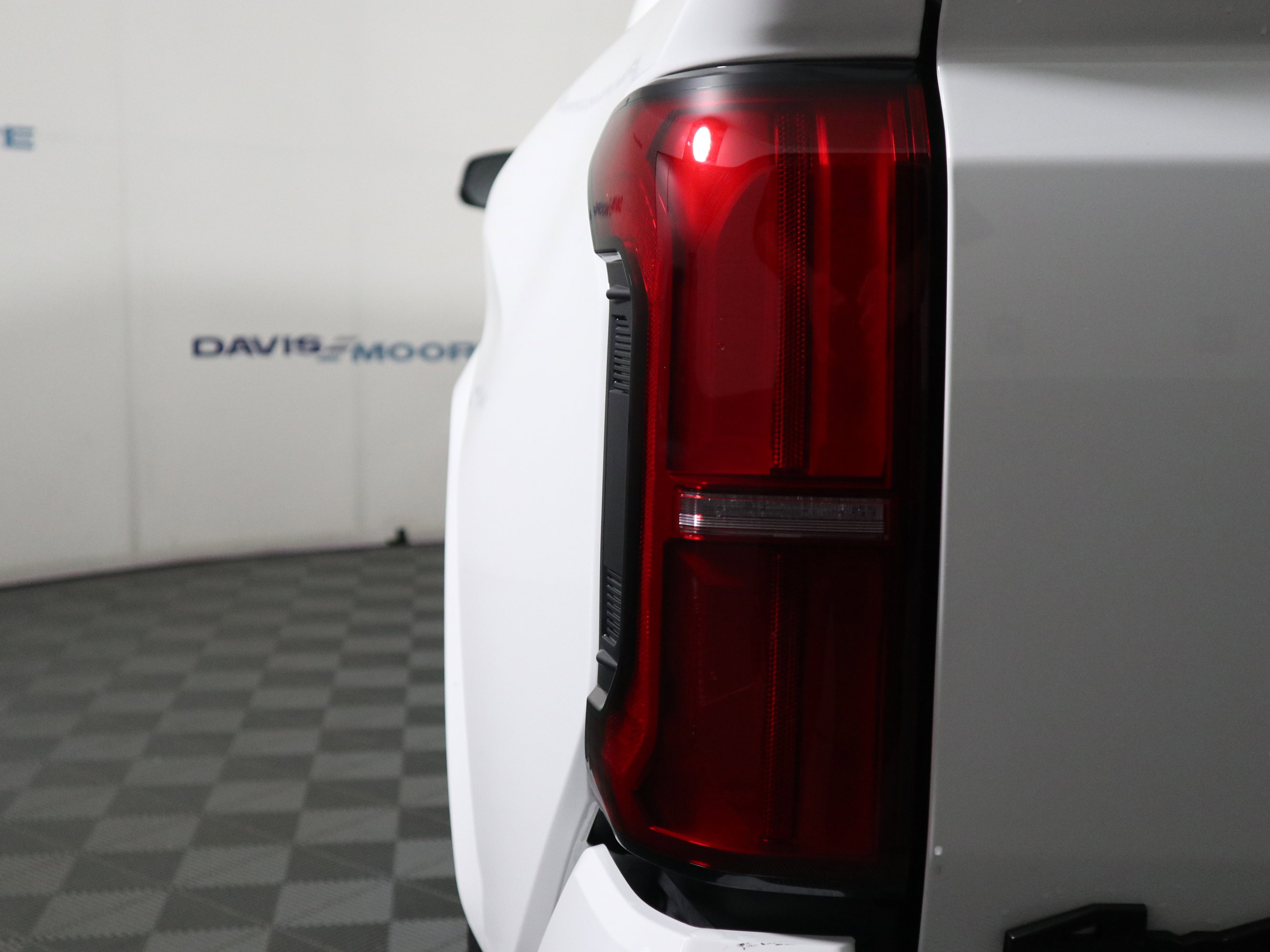 Used 2025 Toyota Tacoma SR5 AWD/4WD image 10