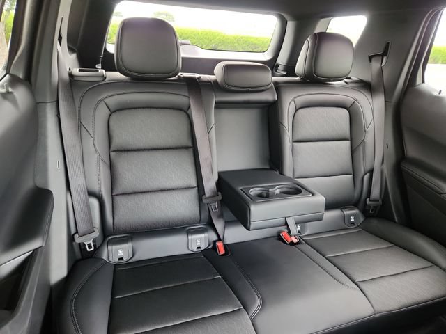 New 2027 Chevrolet Equinox LT w/ Convenience Package II FWD image 17