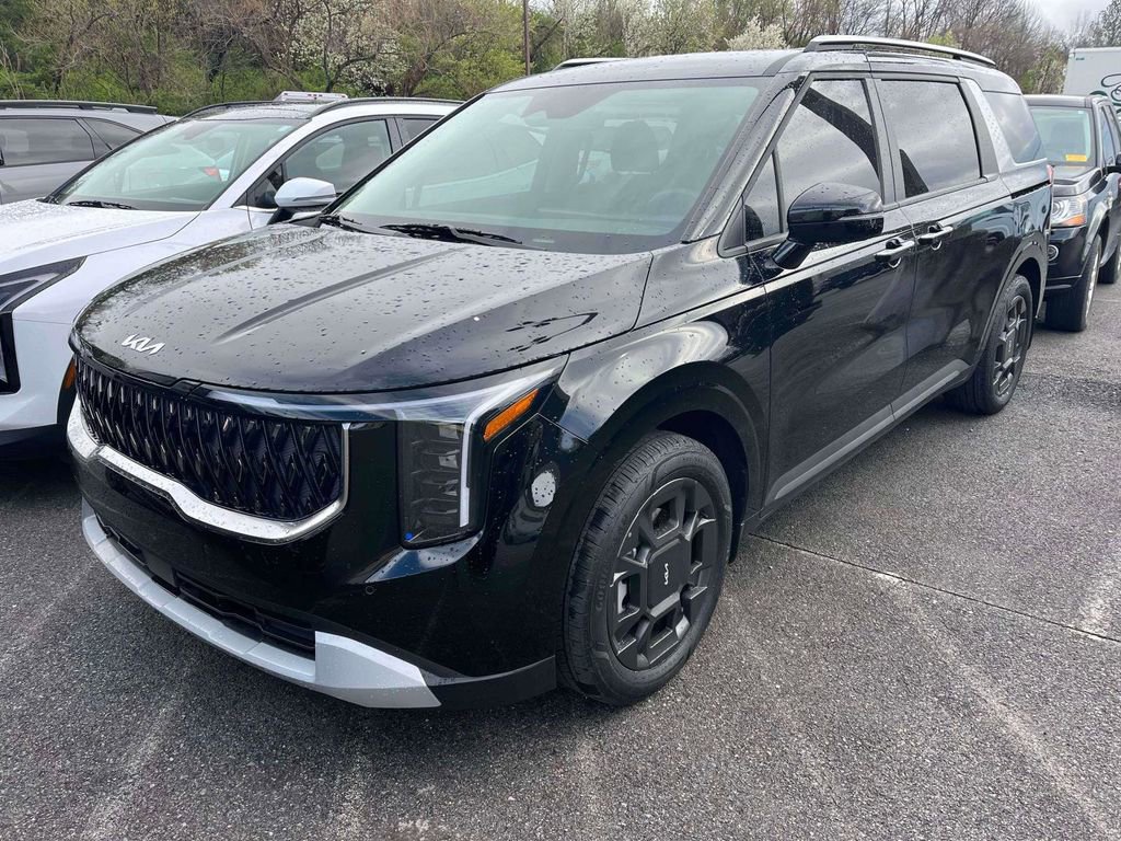 Certified 2025 Kia Carnival EX image 4