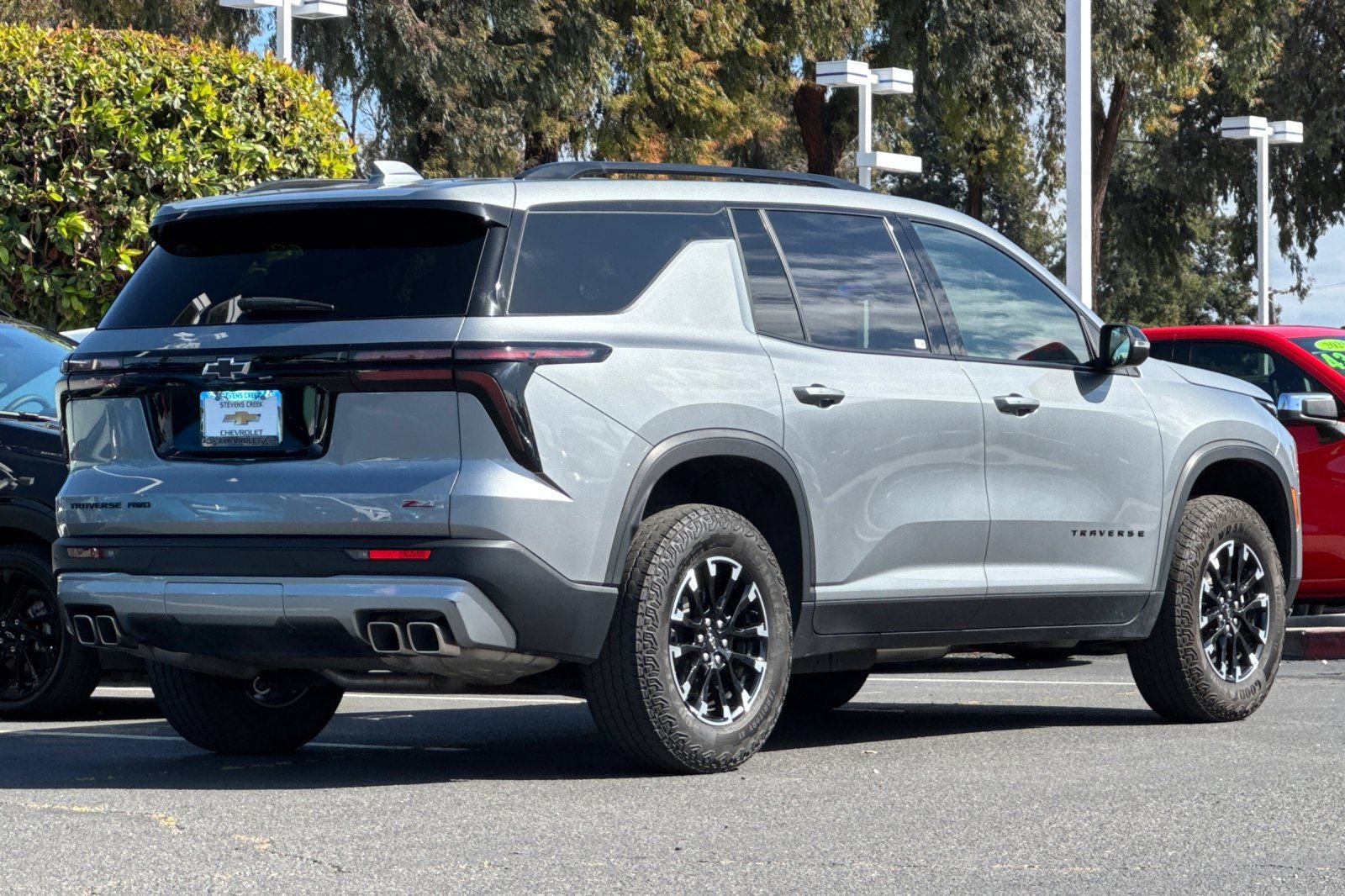 Used 2025 Chevrolet Traverse Z71 AWD/4WD image 5